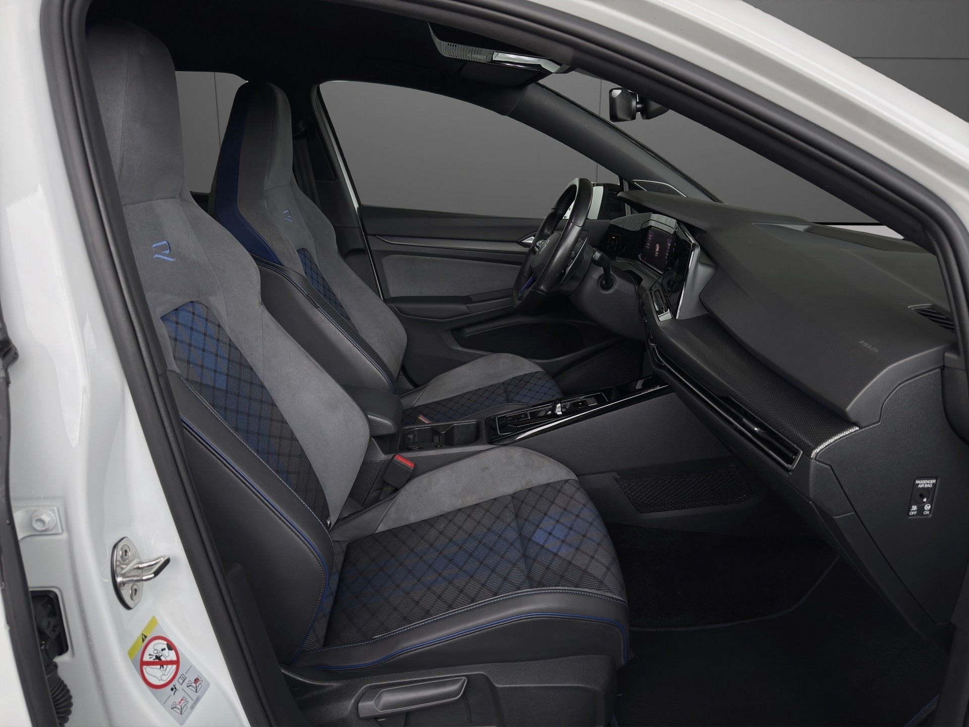 VW Golf 2.0 TSI R DSG 4Motion R Performance-image-10