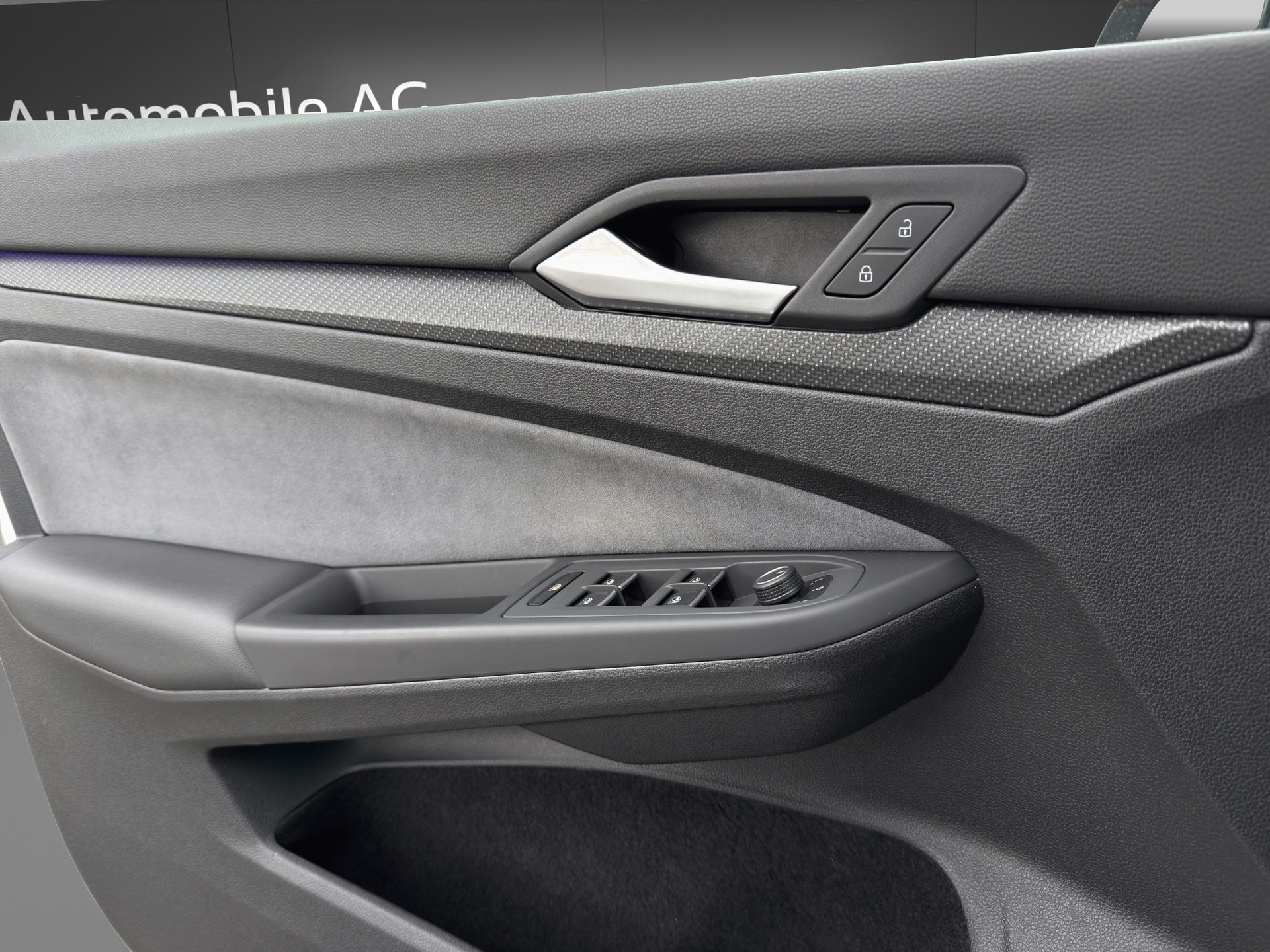 VW Golf 2.0 TSI R DSG 4Motion R Performance-image-16