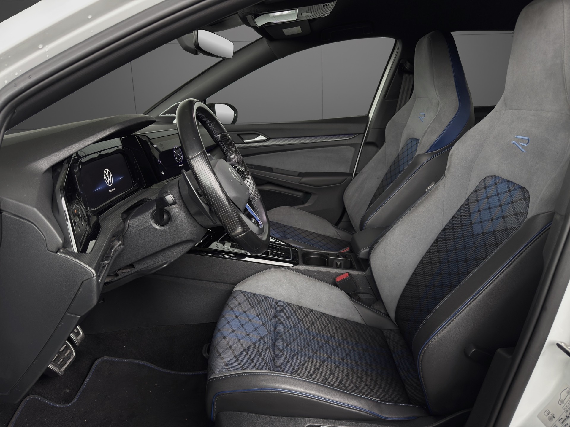 VW Golf 2.0 TSI R DSG 4Motion R Performance-image-6