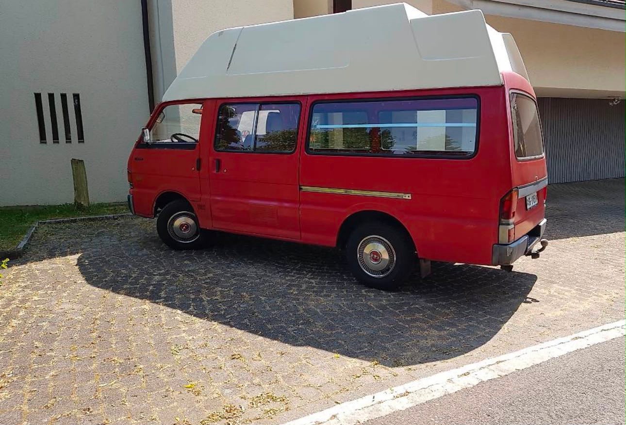 MAZDA E 2000 SR1J22-image-1