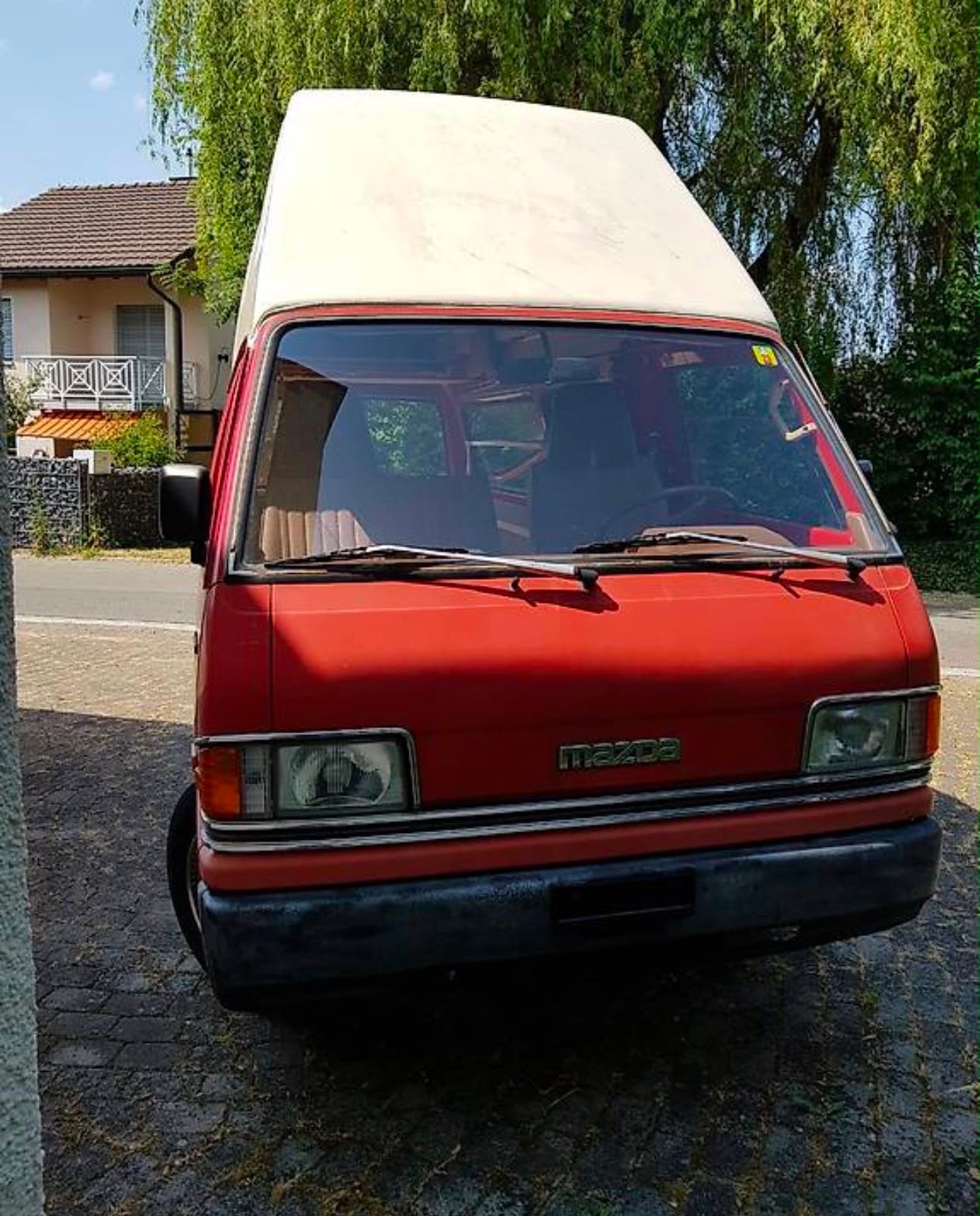 MAZDA E 2000 SR1J22-image-0