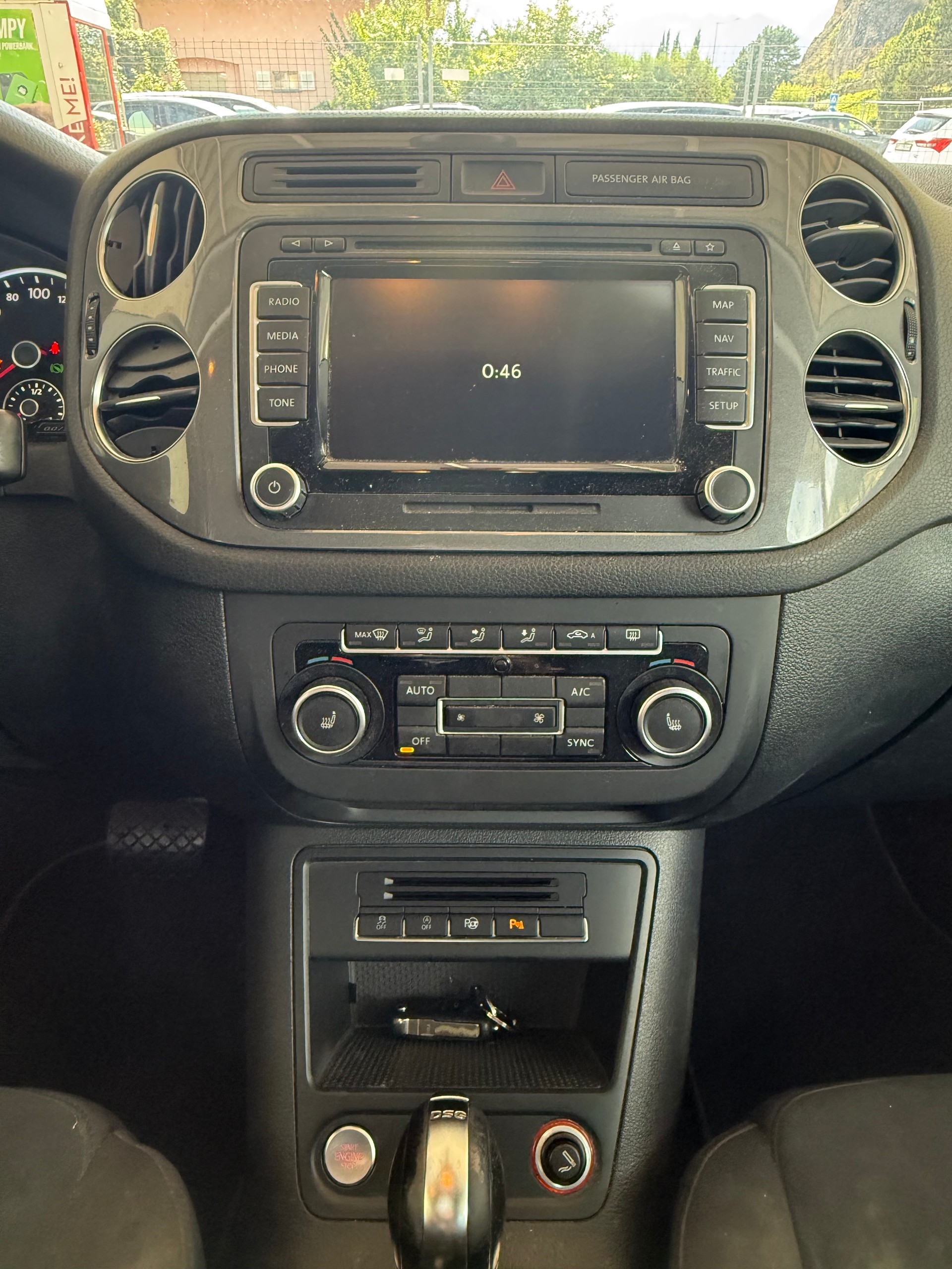 VW Tiguan 2.0 TDI BlueMotion Trend&Fun 4Motion DSG-image-9