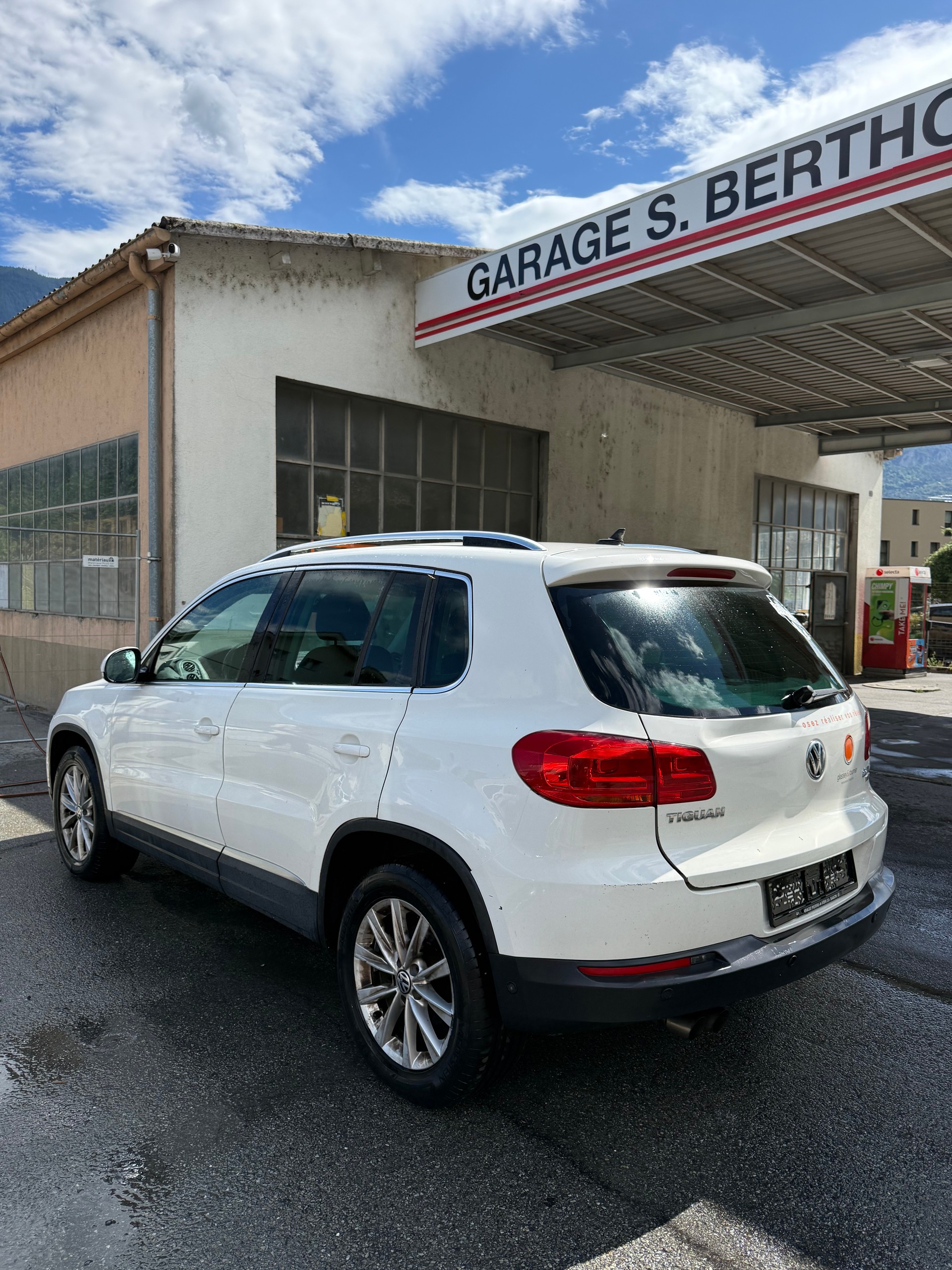 VW Tiguan 2.0 TDI BlueMotion Trend&Fun 4Motion DSG-image-4