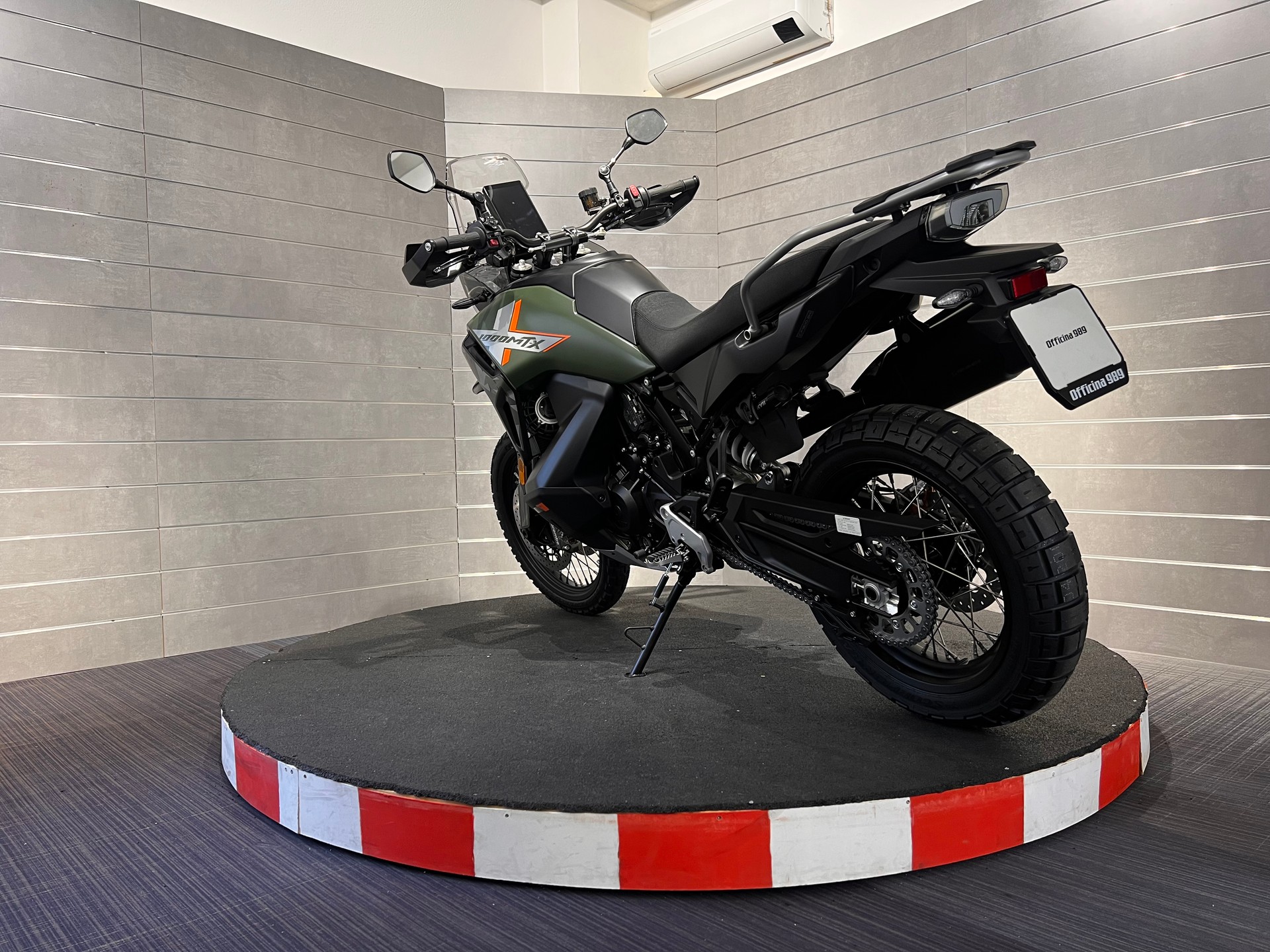 CF MOTO 1000 MT-X-showroom-element-3