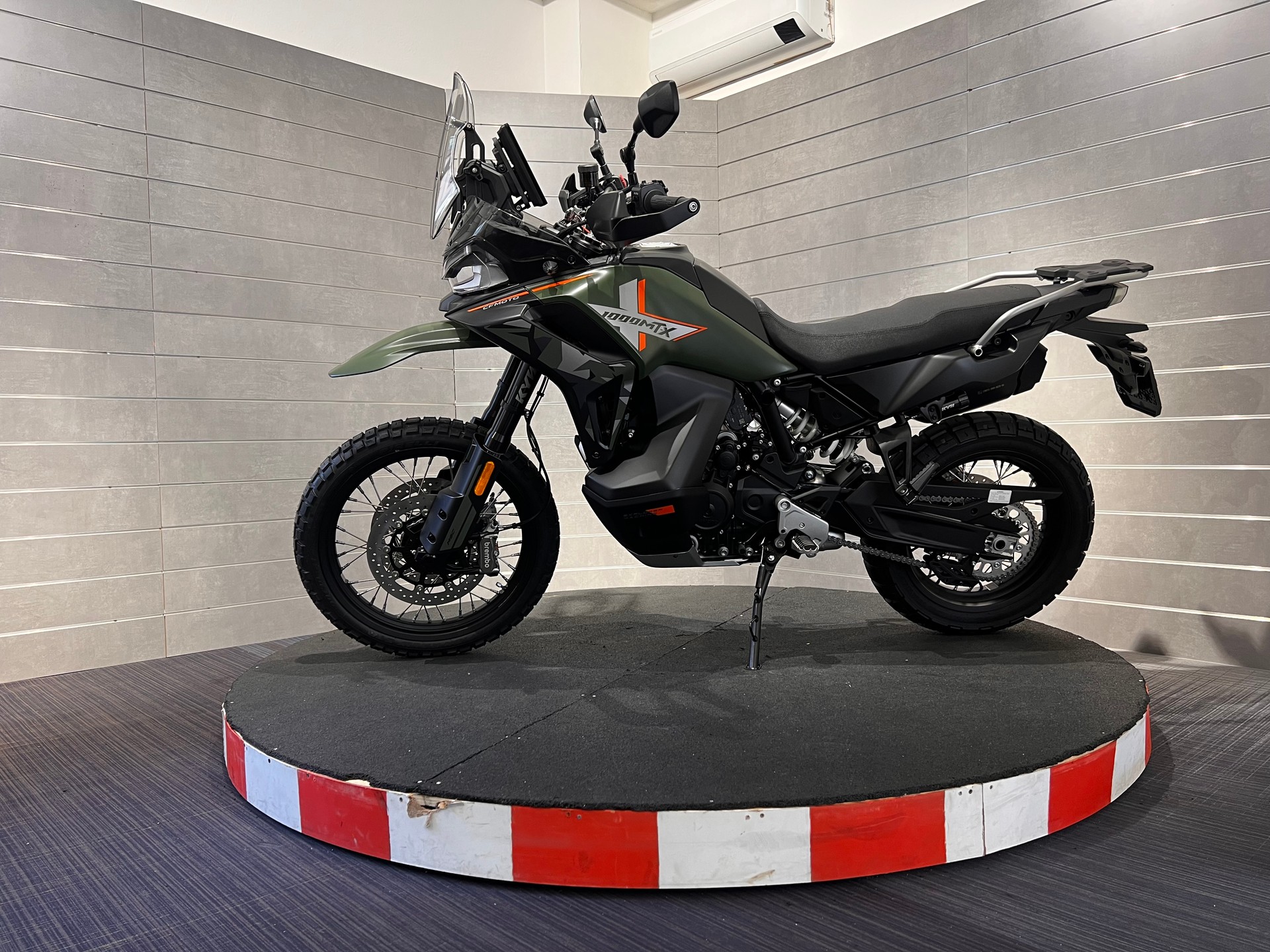 CF MOTO 1000 MT-X-showroom-element-1