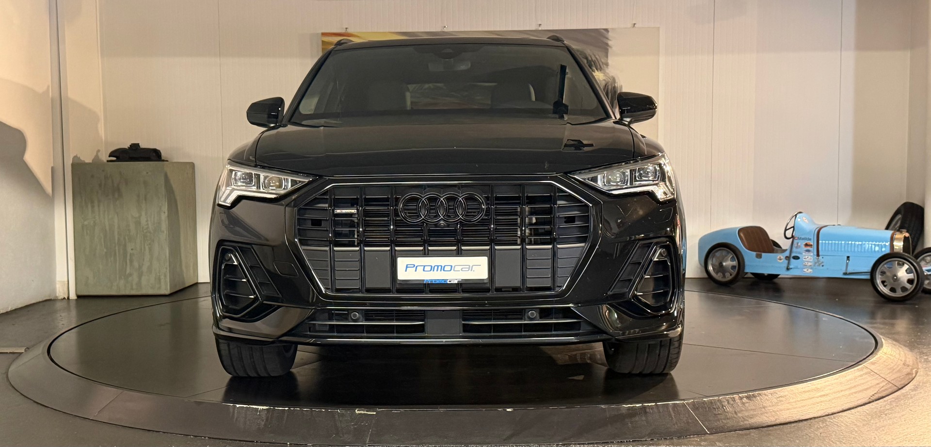 AUDI Q3 40 TFSI S line quattro S-tronic-image-8