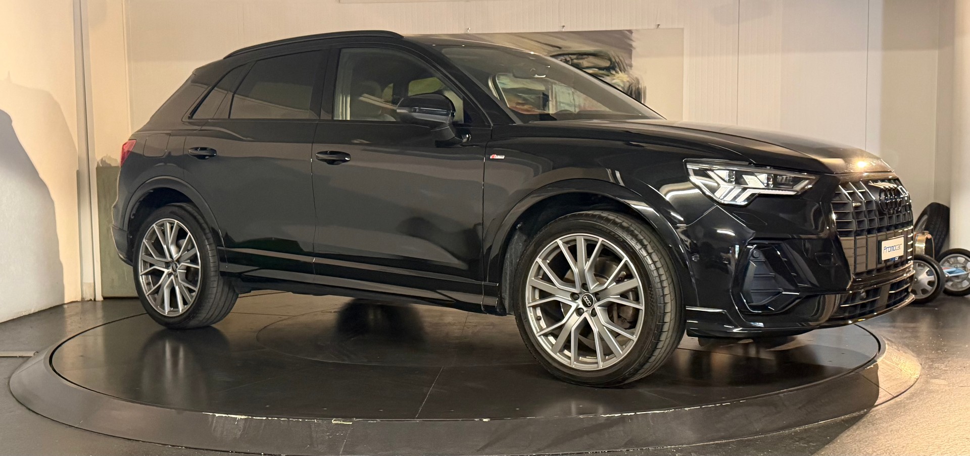 AUDI Q3 40 TFSI S line quattro S-tronic-image-7