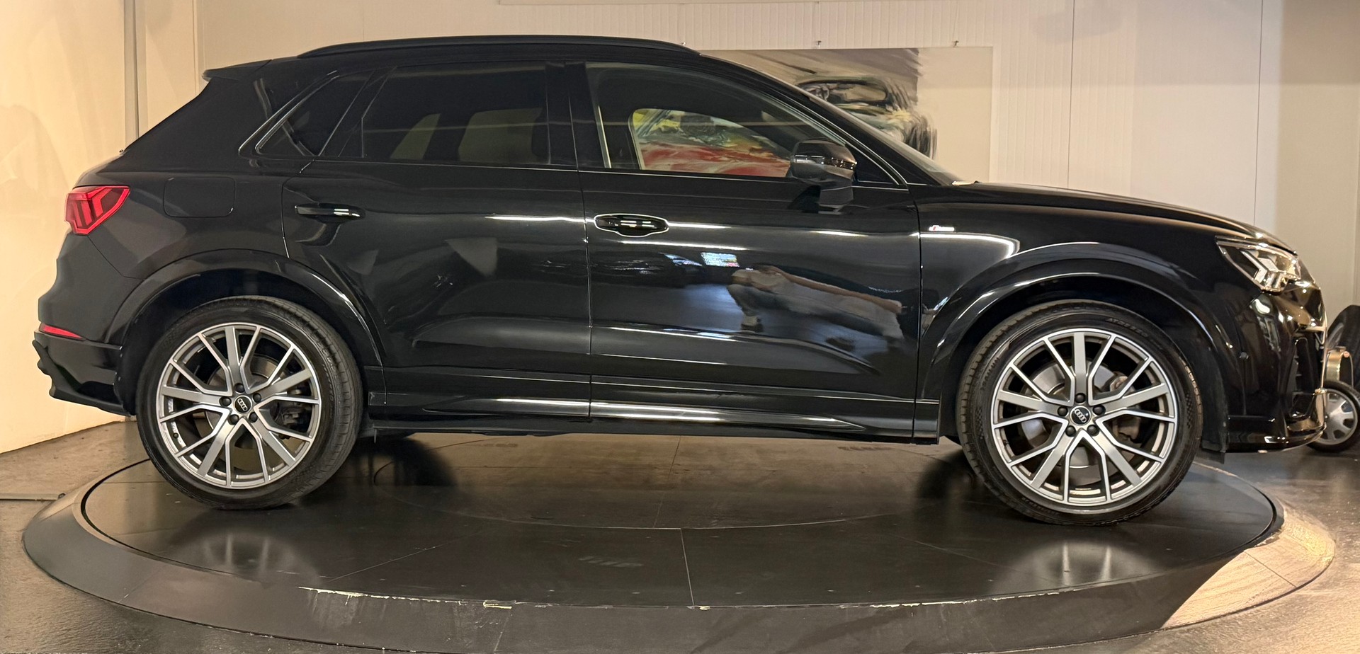 AUDI Q3 40 TFSI S line quattro S-tronic-image-6