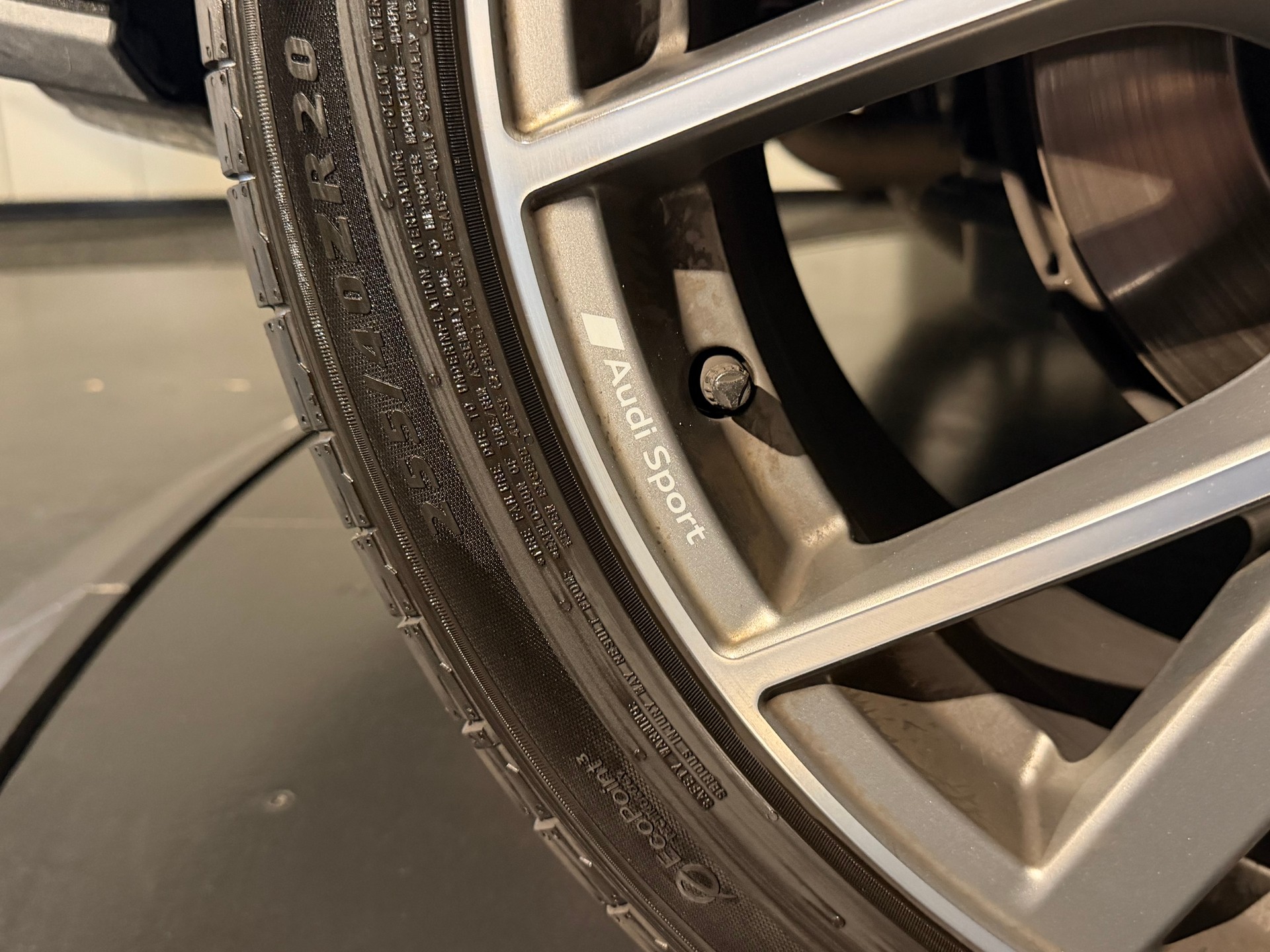 AUDI Q3 40 TFSI S line quattro S-tronic-image-13