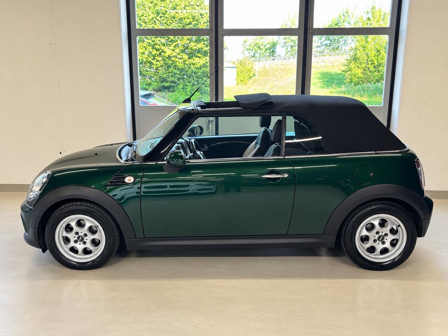 MINI Cooper Cabriolet Steptronic-image-8