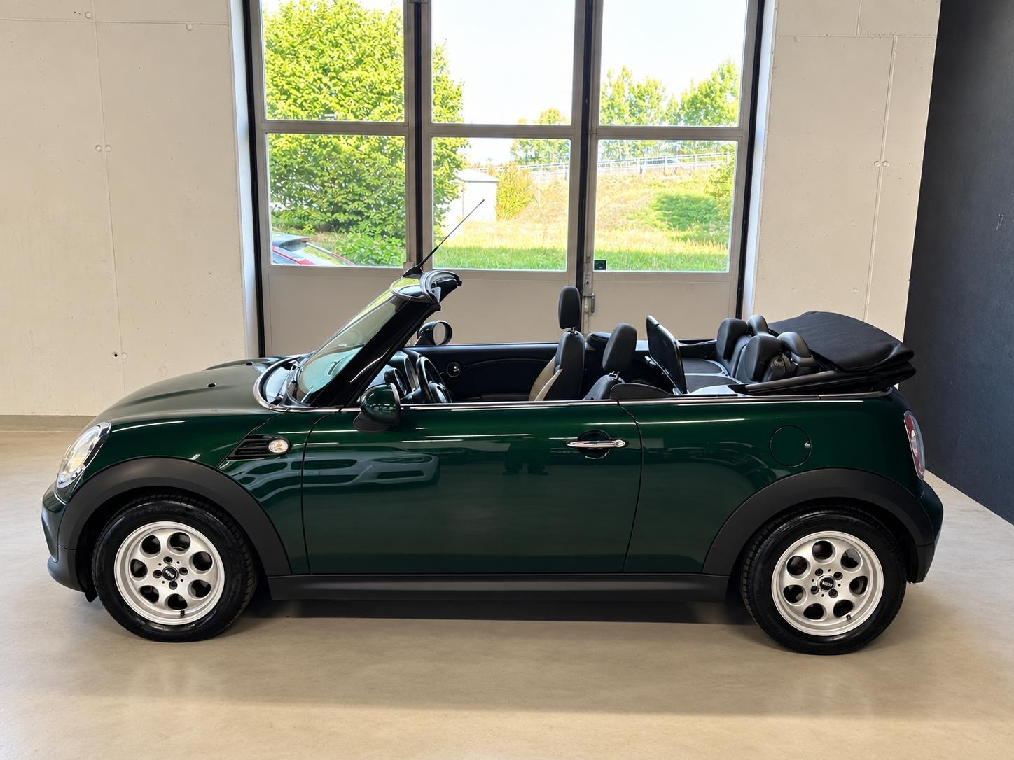 MINI Cooper Cabriolet Steptronic-image-6