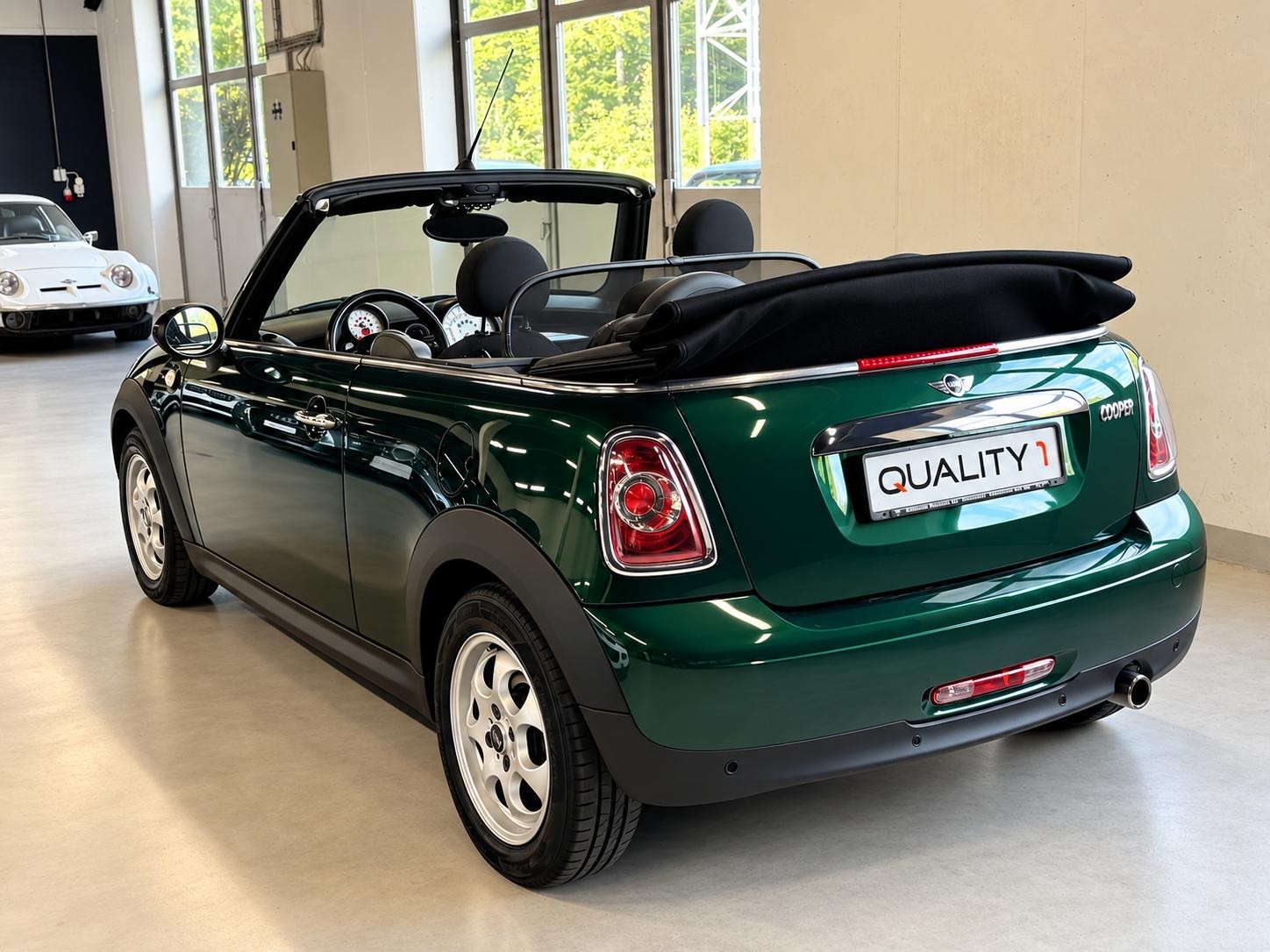 MINI Cooper Cabriolet Steptronic-image-9