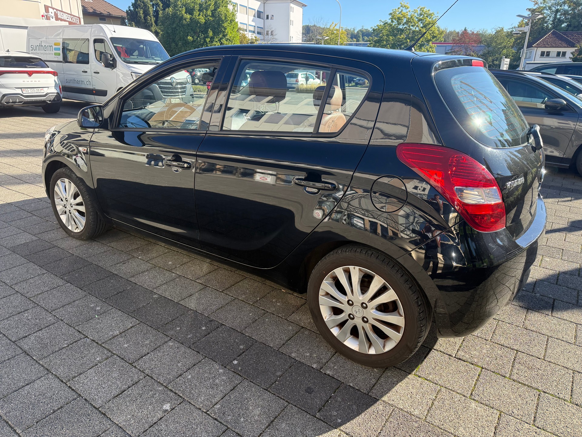 HYUNDAI i20 1.6 20th Anniversary Edition-image-3