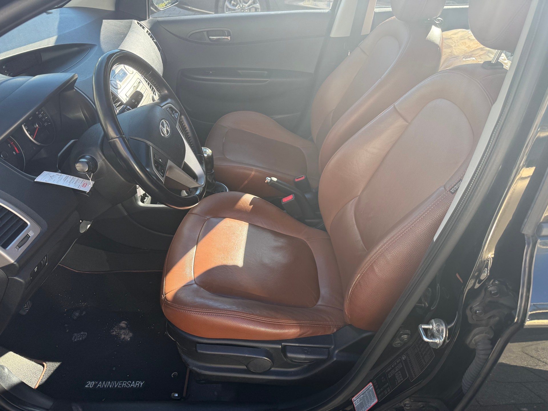 HYUNDAI i20 1.6 20th Anniversary Edition-image-7
