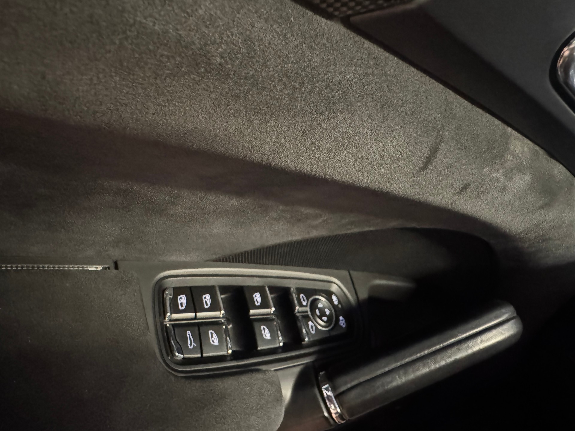 PORSCHE Cayenne GTS (49)-image-18