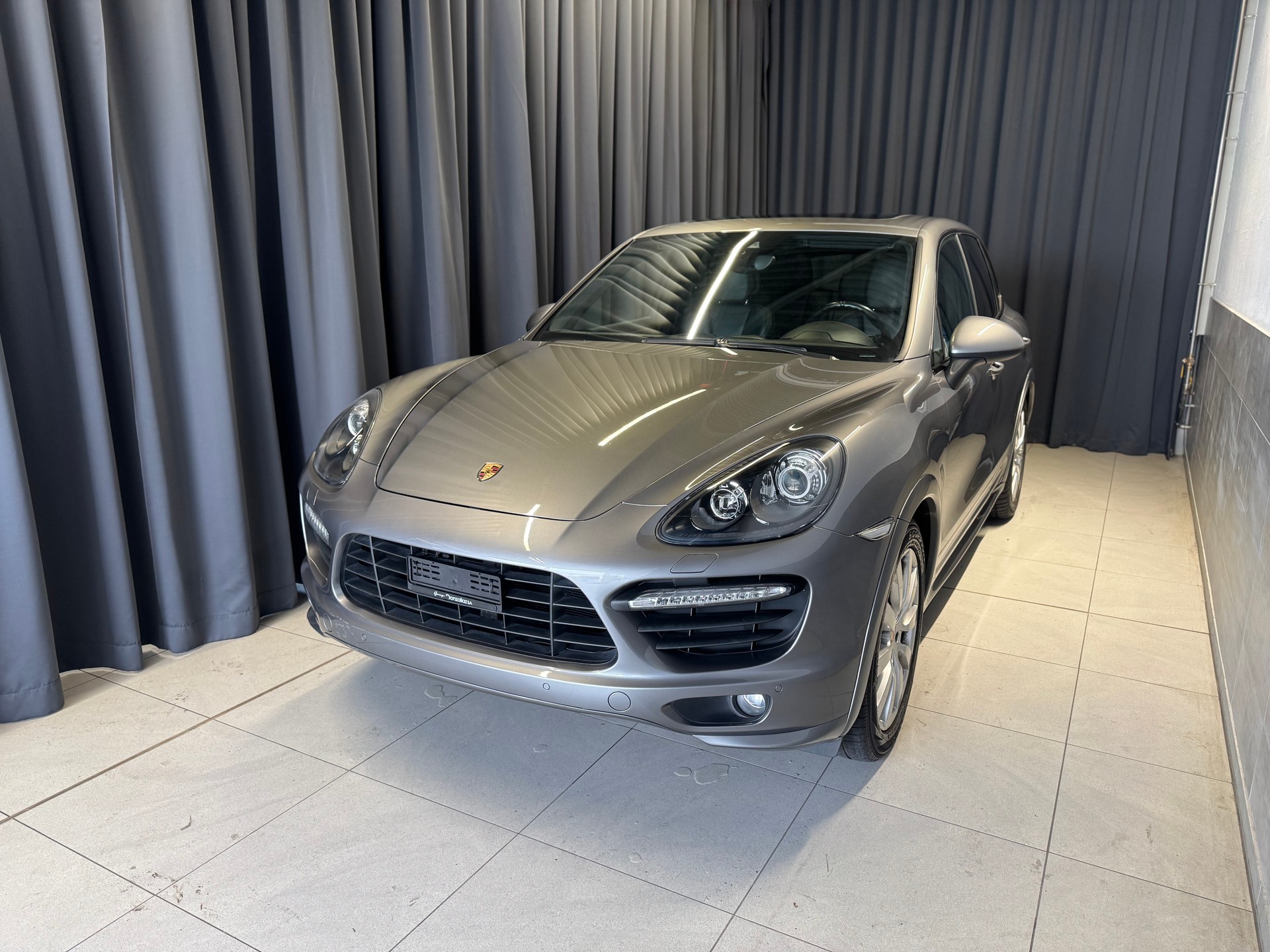 PORSCHE Cayenne GTS (49)-image-2