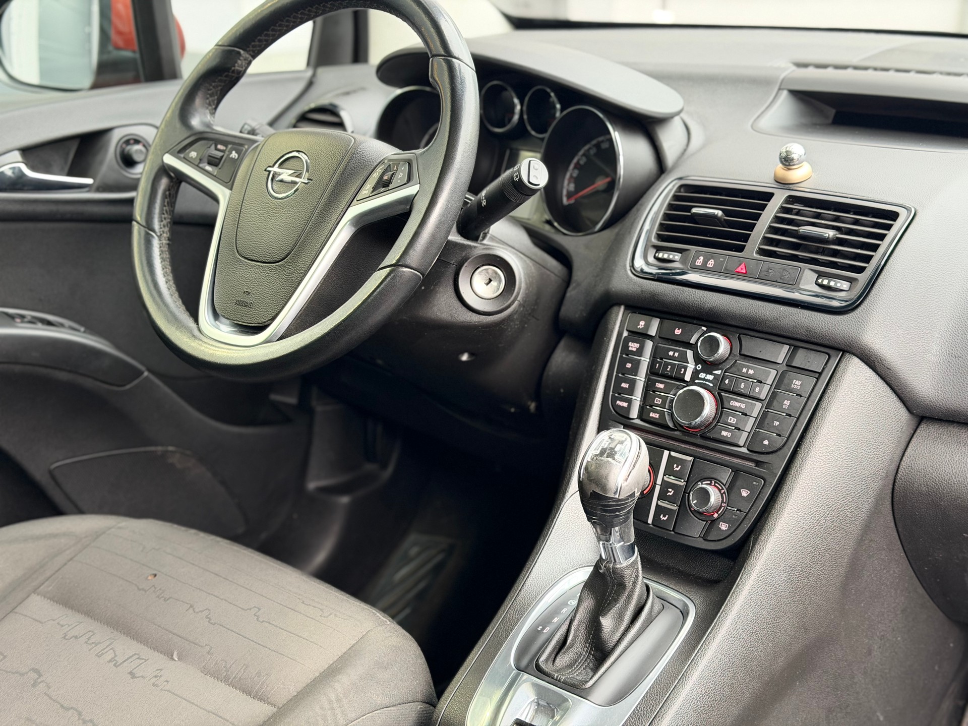 OPEL Meriva 1.7 CDTi Cosmo Automatic-image-9