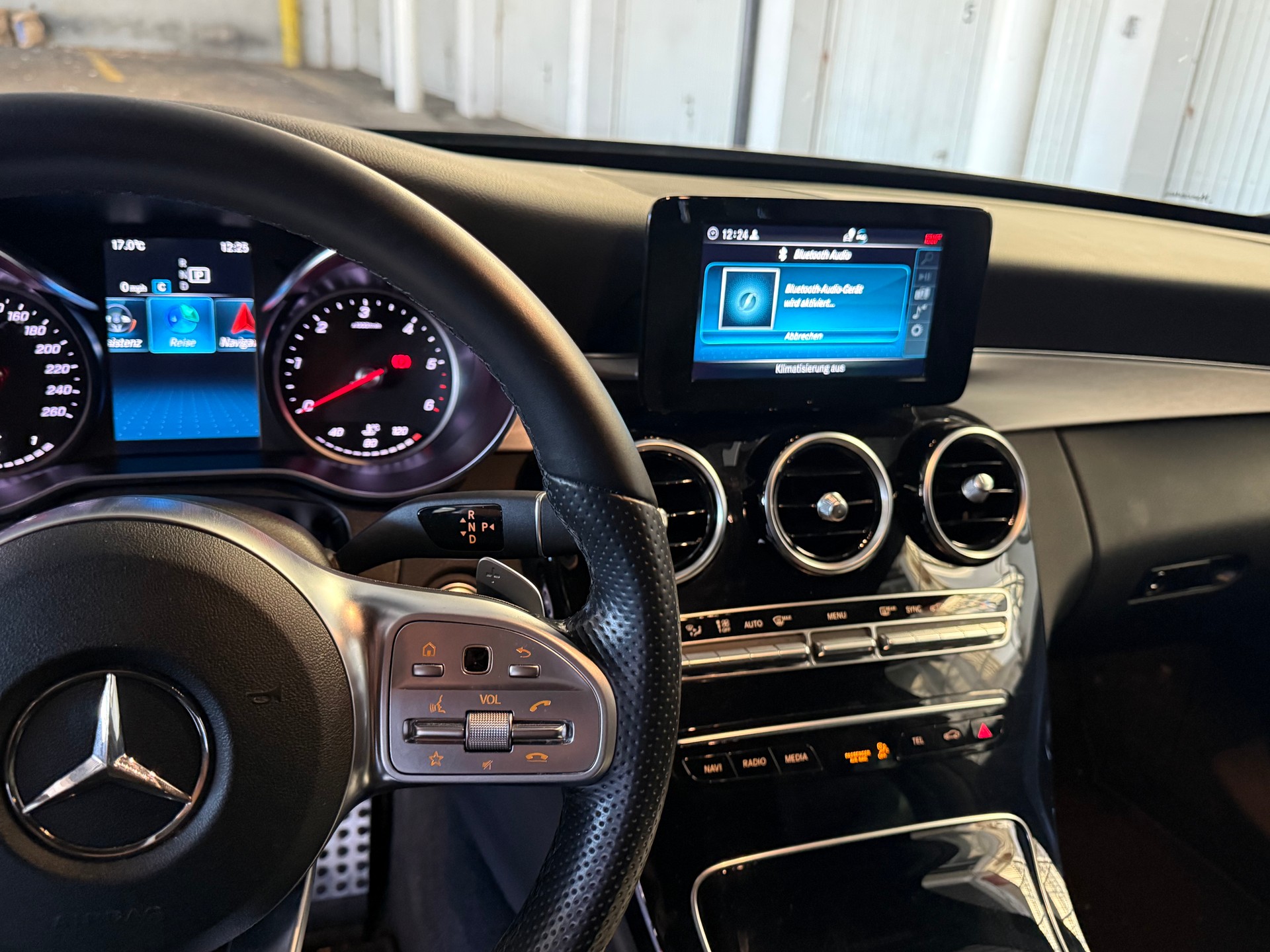 MERCEDES-BENZ C 220 d AMG Line 9G-Tronic-image-9