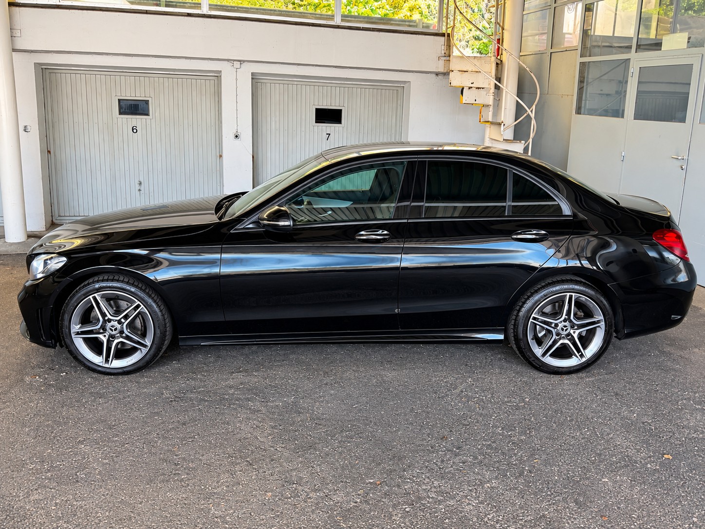 MERCEDES-BENZ C 220 d AMG Line 9G-Tronic-image-6