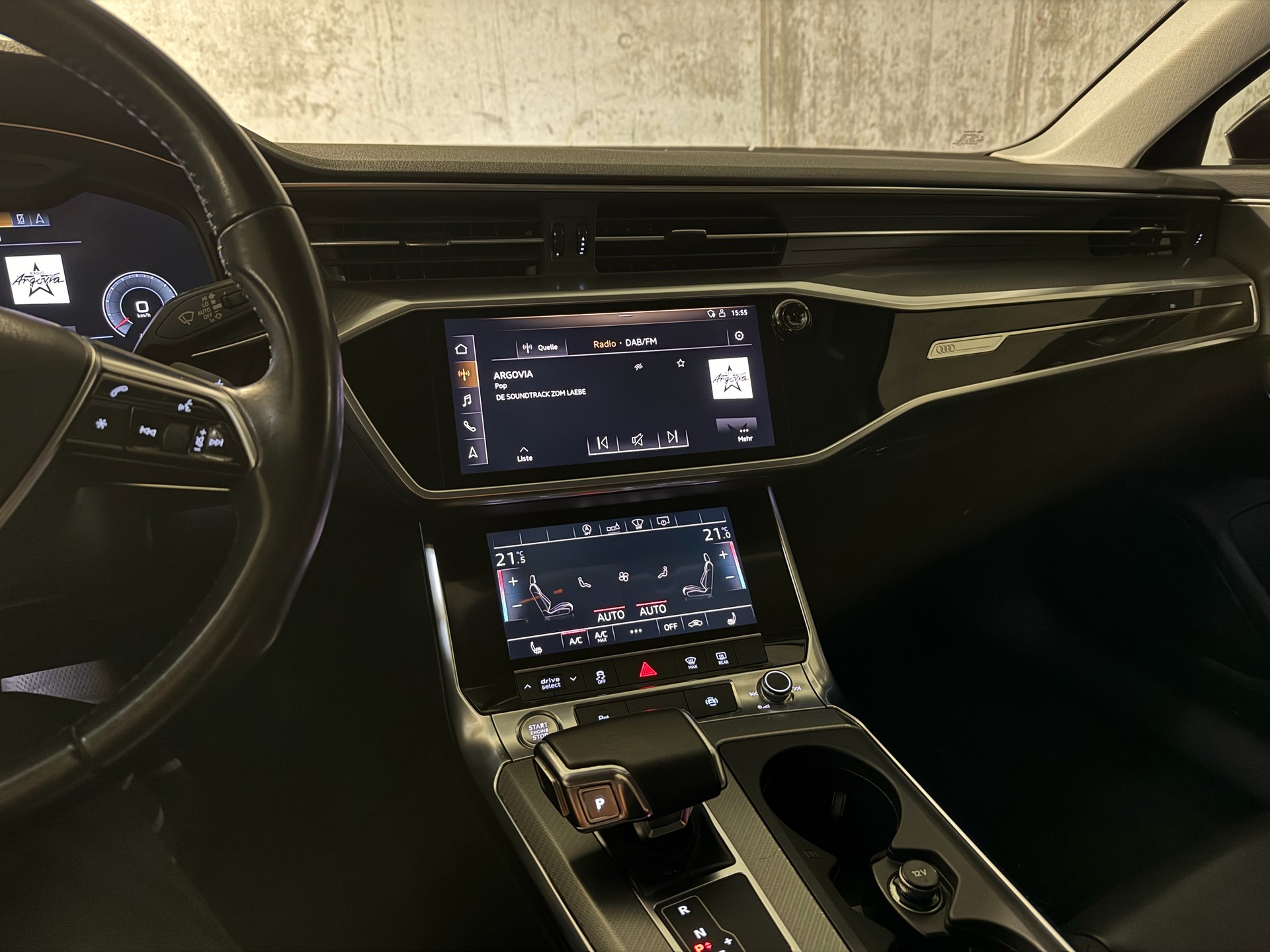 AUDI 2.0 40 TDI Sport Attraction S-Tronic-image-4