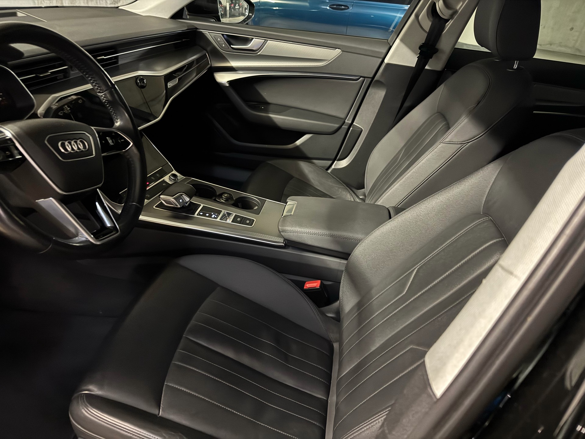 AUDI 2.0 40 TDI Sport Attraction S-Tronic-image-2