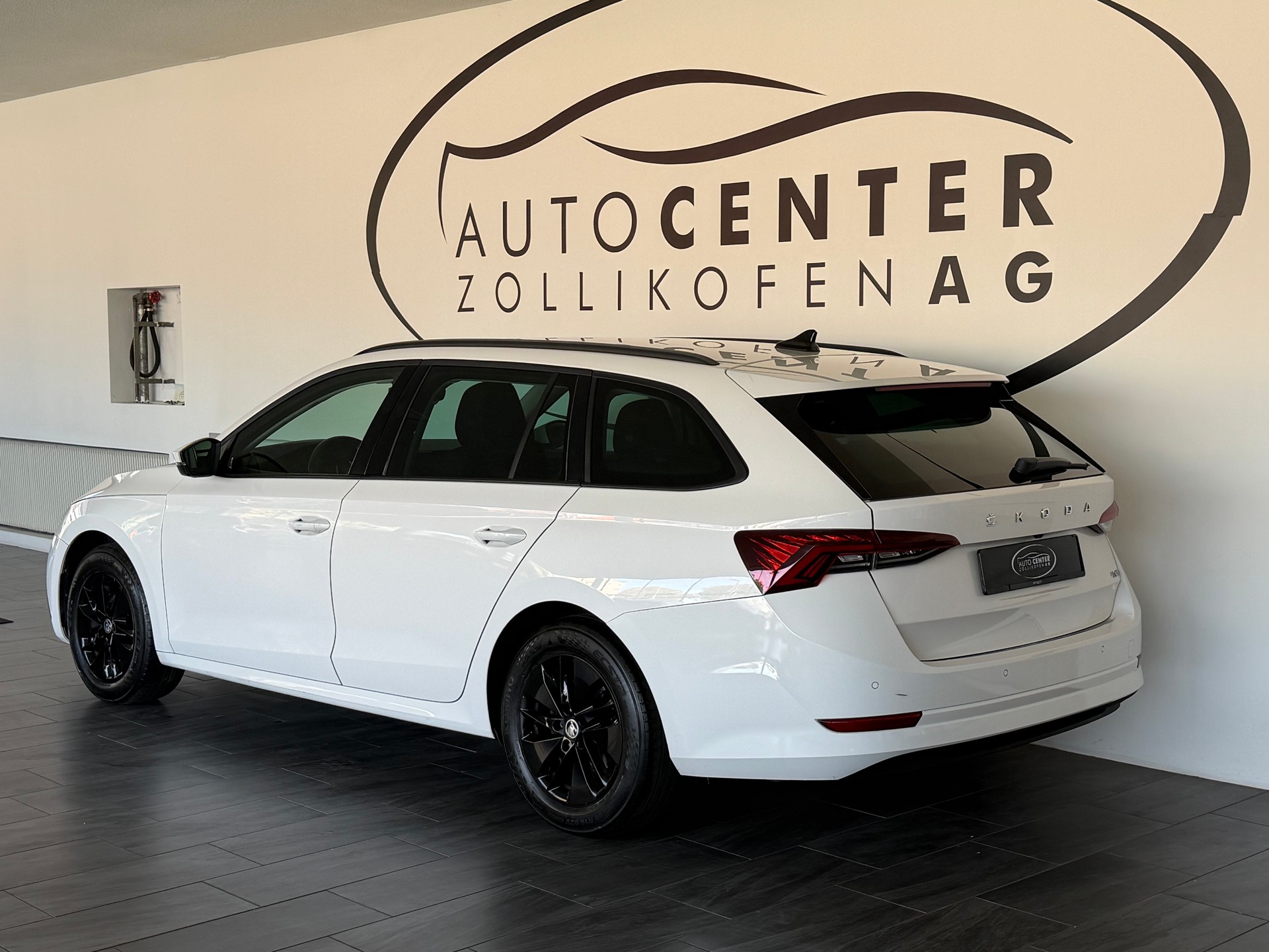 SKODA Octavia Combi 2.0 TDI DSG SportLine 4x4-image-4