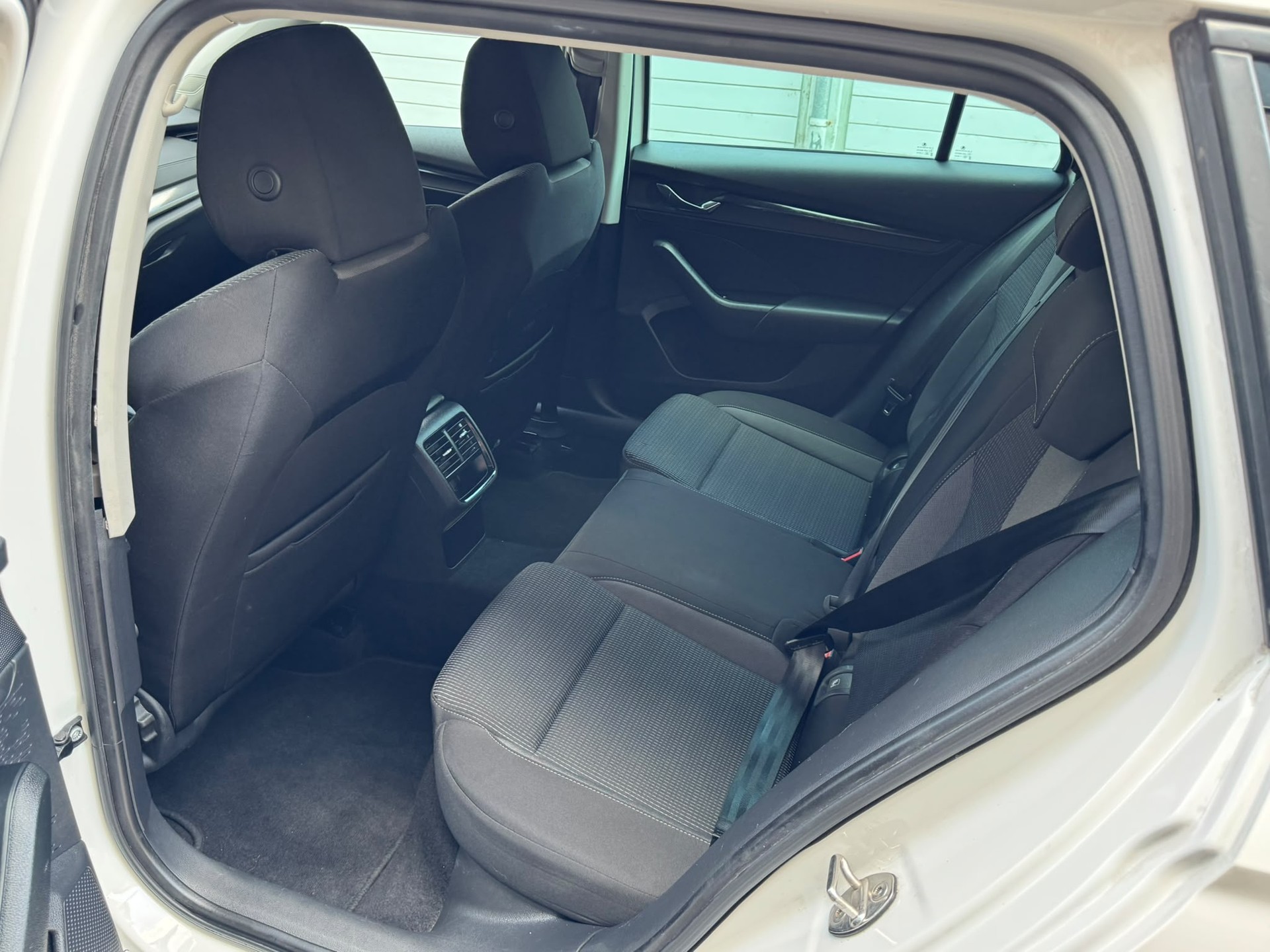 SKODA Octavia Combi 2.0 TDI DSG SportLine 4x4-image-10