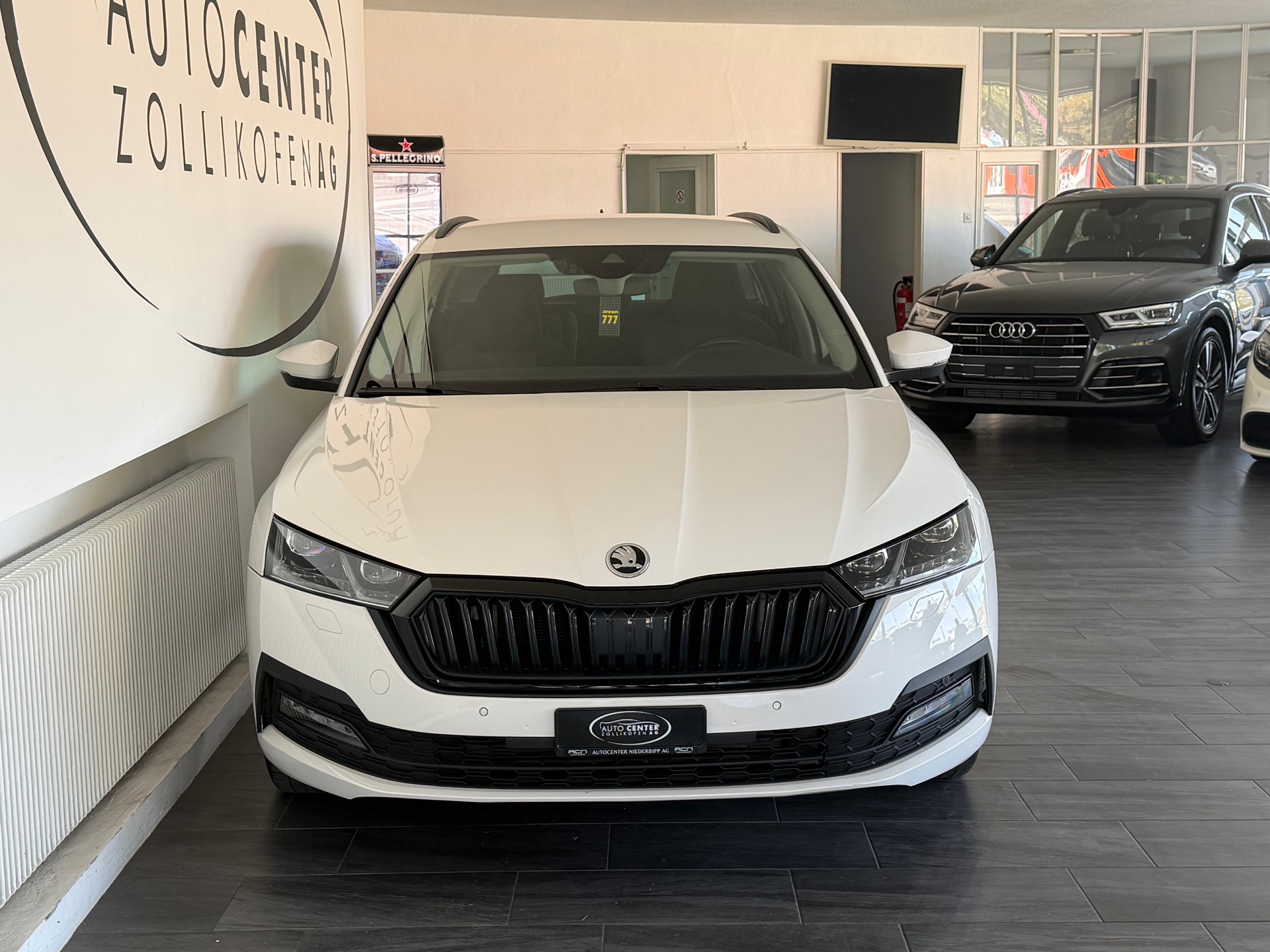 SKODA Octavia Combi 2.0 TDI DSG SportLine 4x4-image-2