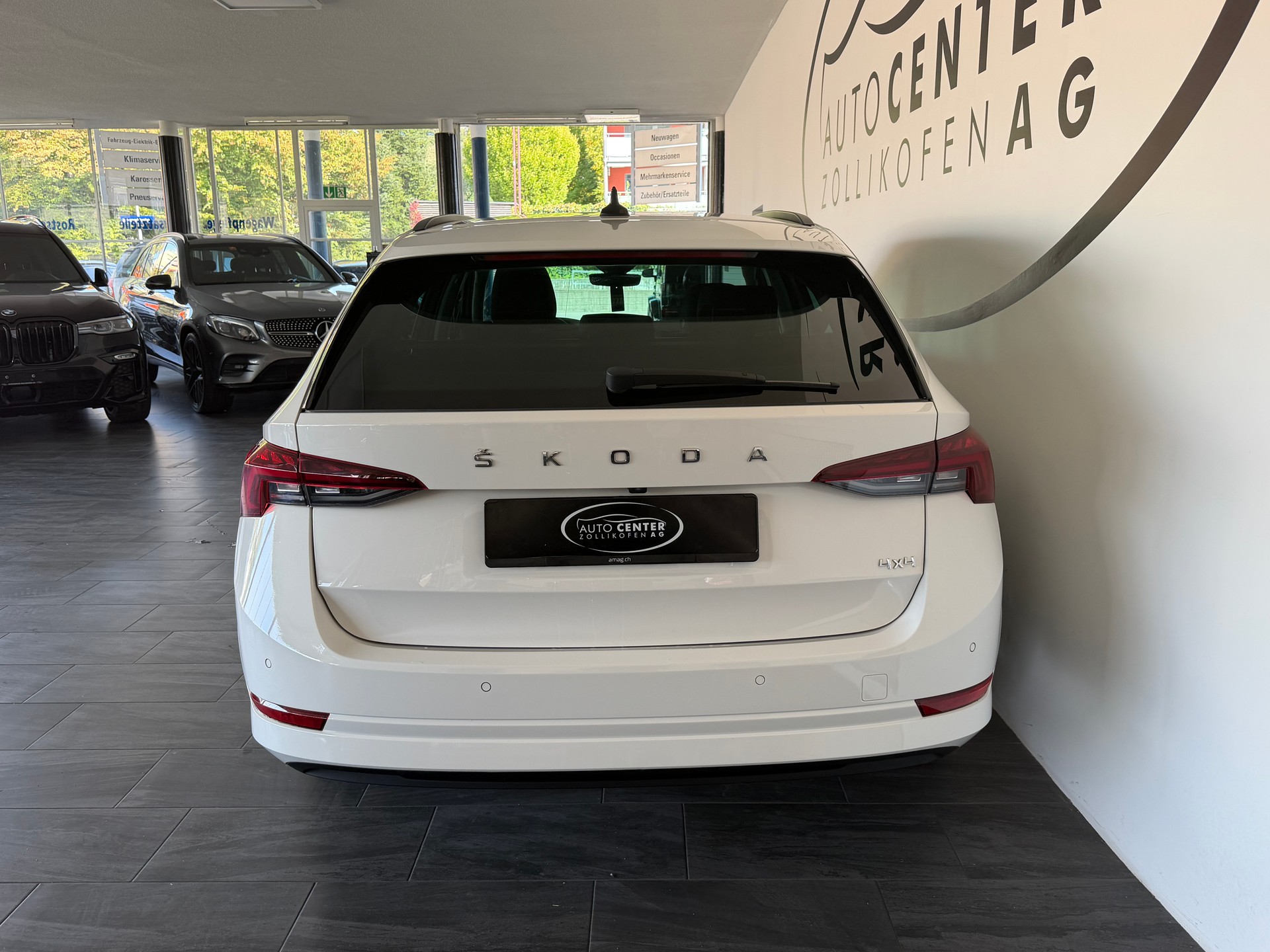 SKODA Octavia Combi 2.0 TDI DSG SportLine 4x4-image-5