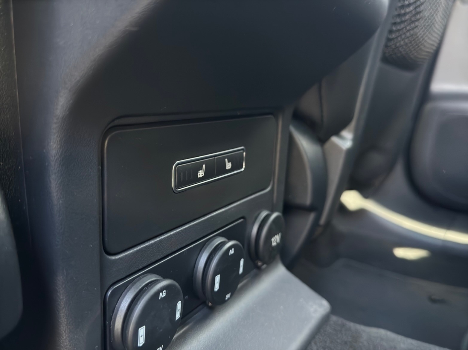 JAGUAR F-Pace 3.0 V6 Prestige AWD Automatik *Panorama-Schiebedach*Carplay*Rückfahrkamera*-image-26