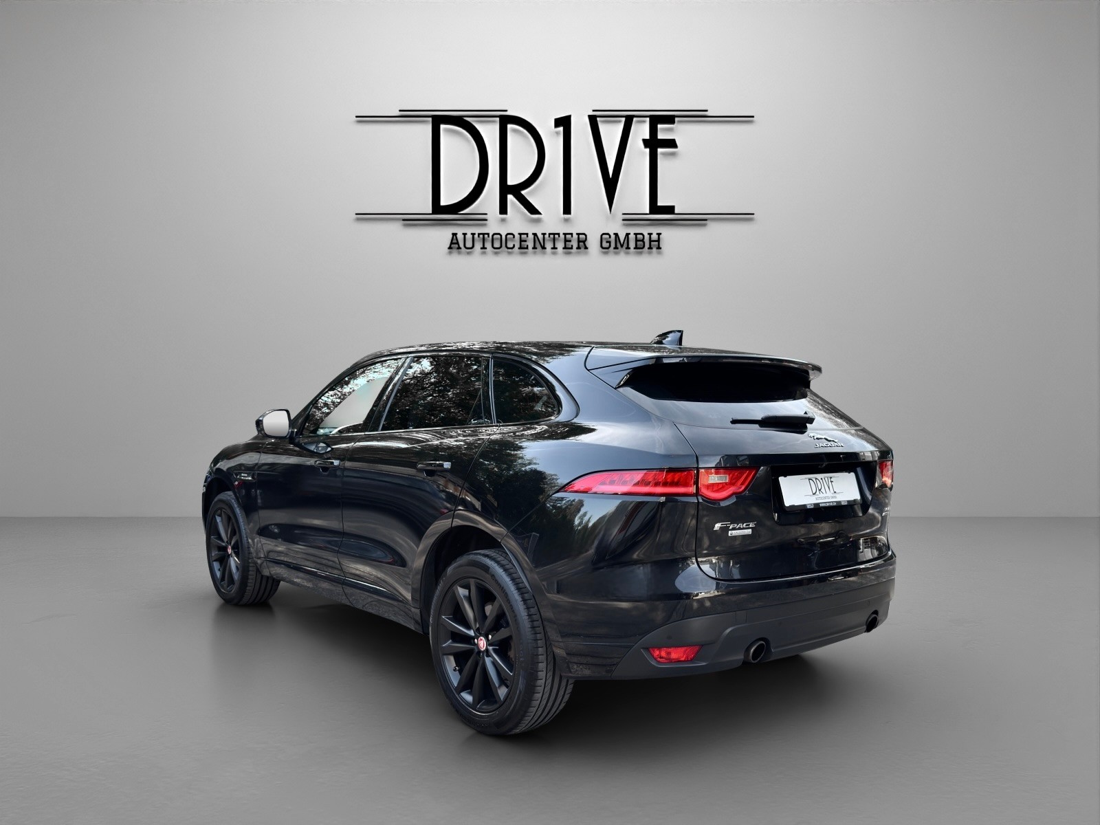 JAGUAR F-Pace 3.0 V6 Prestige AWD Automatik *Panorama-Schiebedach*Carplay*Rückfahrkamera*-image-6