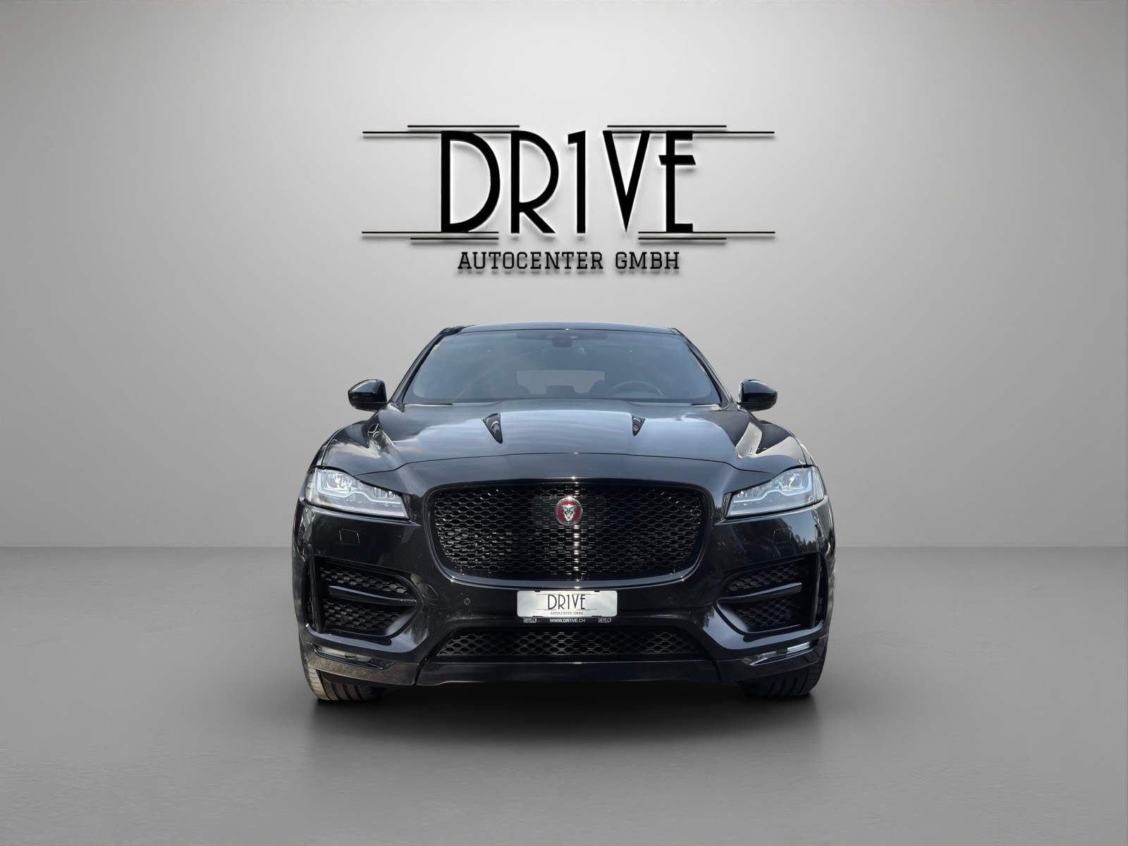 JAGUAR F-Pace 3.0 V6 Prestige AWD Automatik *Panorama-Schiebedach*Carplay*Rückfahrkamera*-image-1