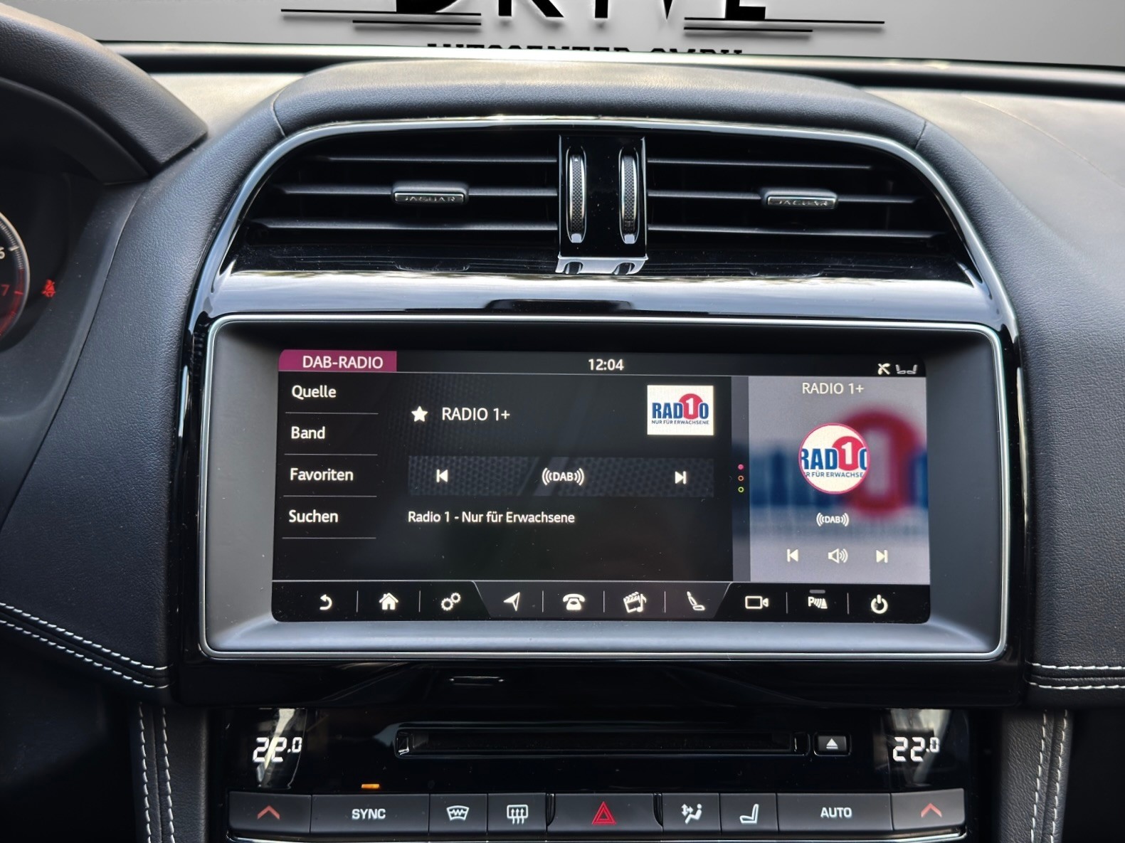 JAGUAR F-Pace 3.0 V6 Prestige AWD Automatik *Panorama-Schiebedach*Carplay*Rückfahrkamera*-image-17