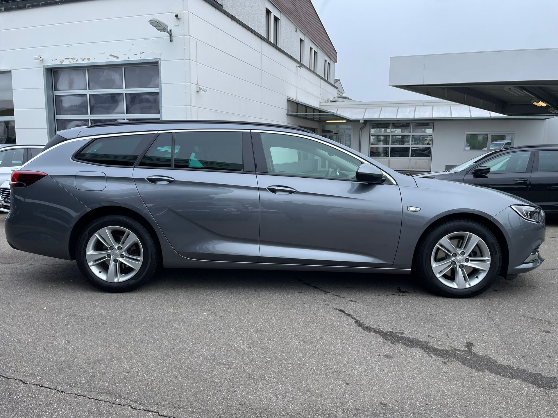 OPEL Insignia 2.0 CDTI Sports Tourer Edition Automatic-image-4
