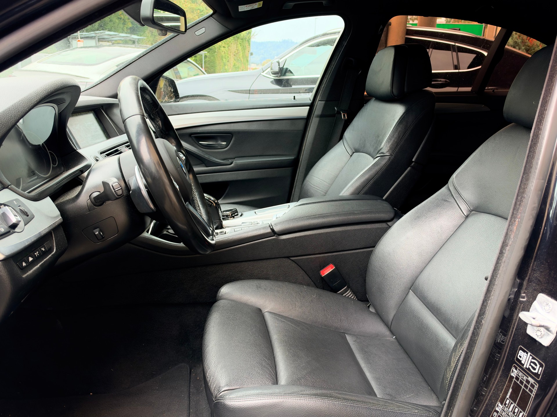 BMW M550d xDrive Steptronic-image-5
