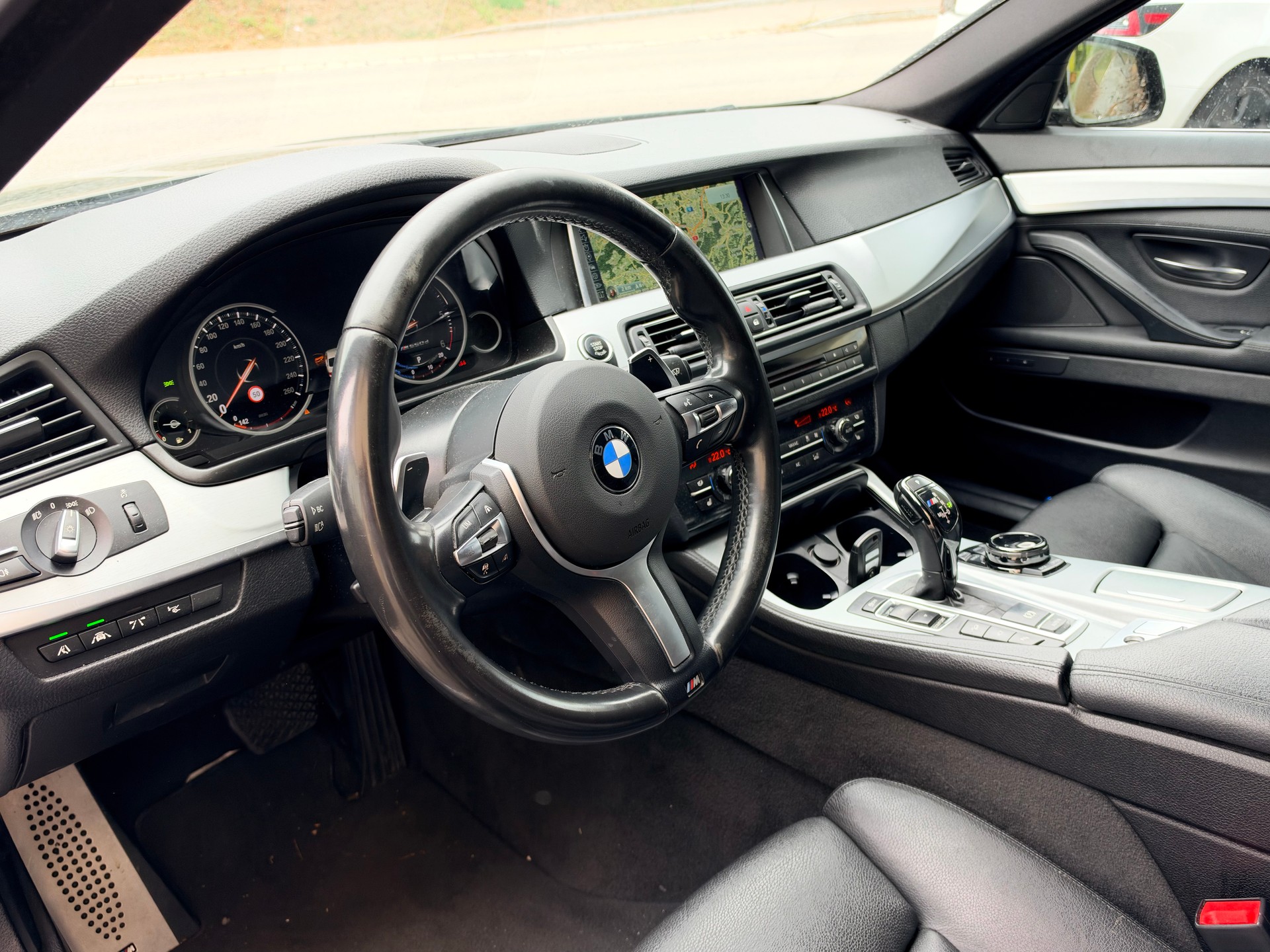 BMW M550d xDrive Steptronic-showroom-element-3