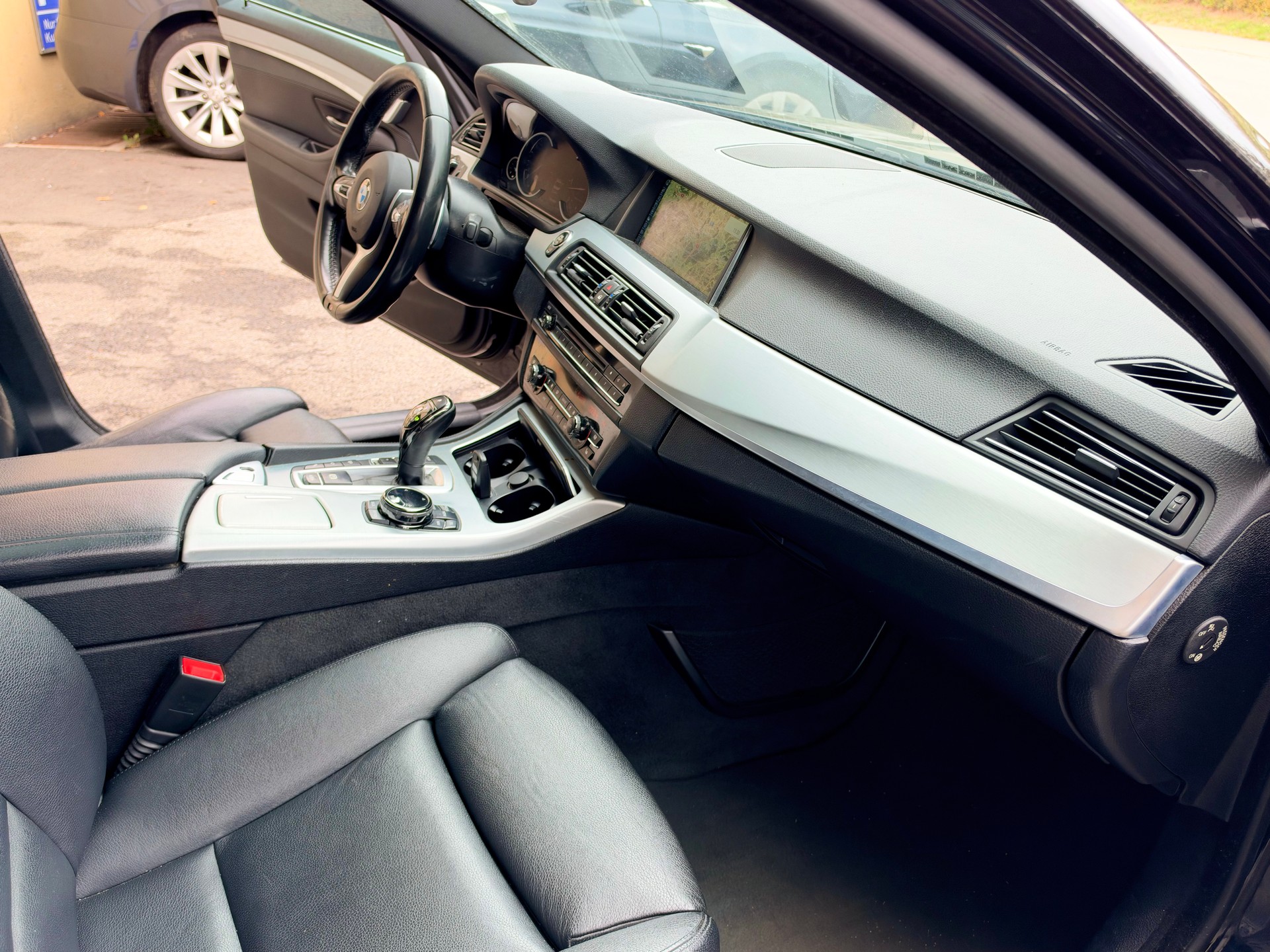 BMW M550d xDrive Steptronic-image-8
