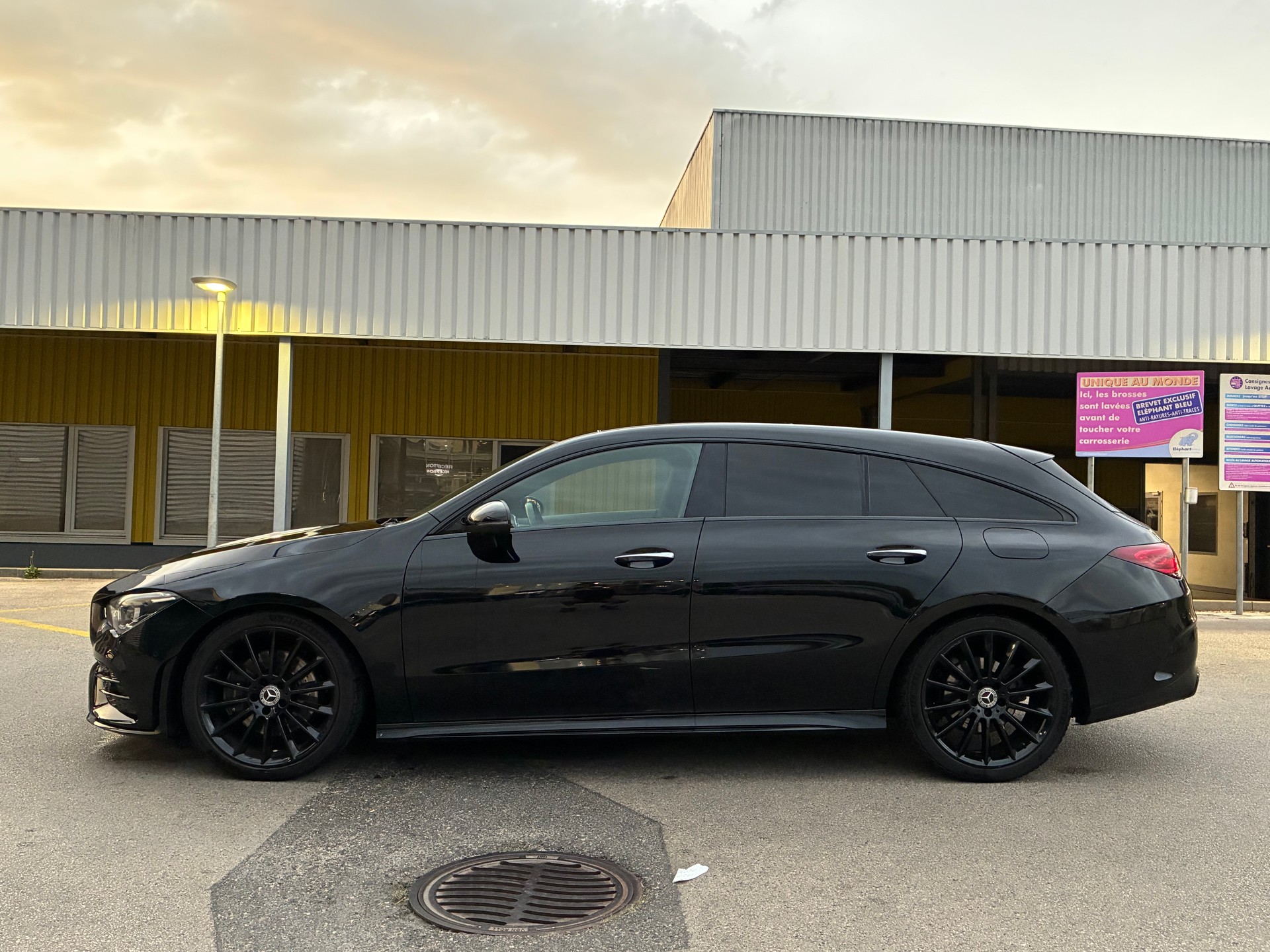 MERCEDES-BENZ CLA 200 AMG Line-image-2