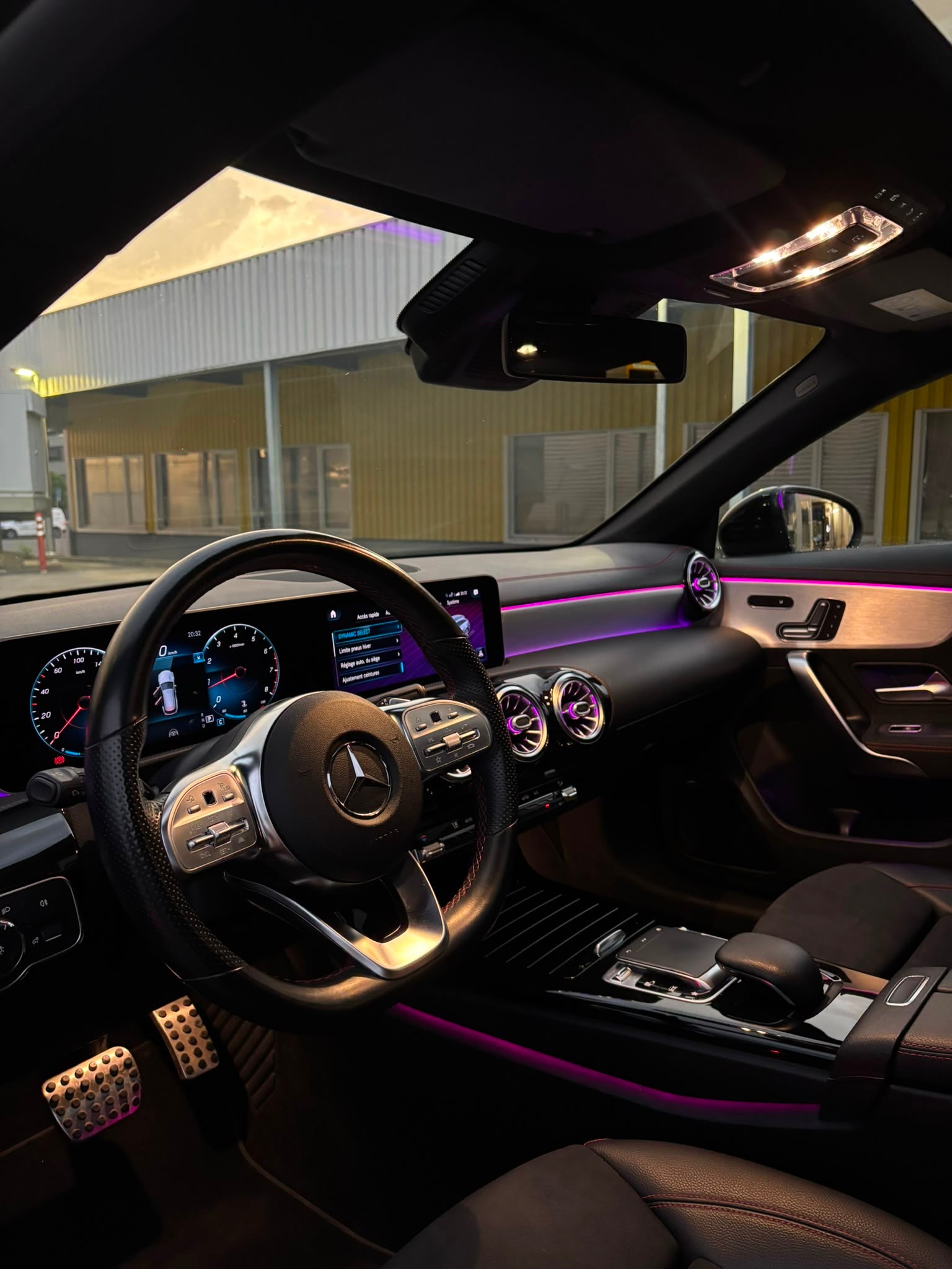 MERCEDES-BENZ CLA 200 AMG Line-image-3