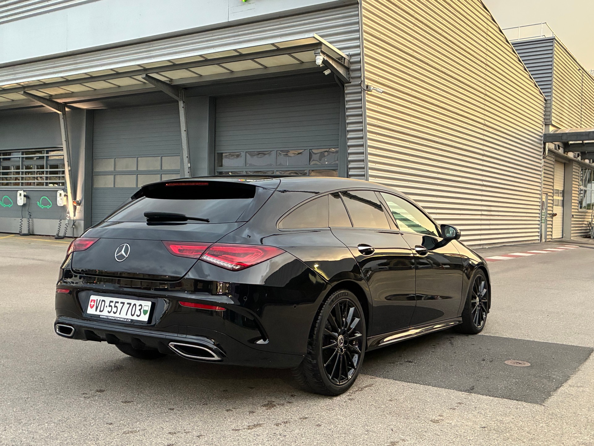 MERCEDES-BENZ CLA 200 AMG Line-image-1