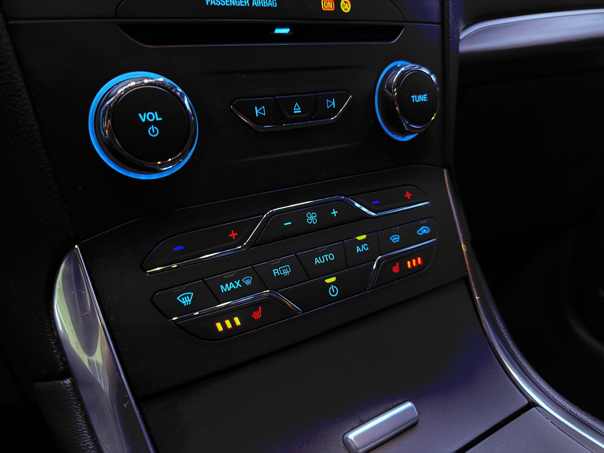 FORD Galaxy 2.0 TDCi Titanium AWD PowerShift 7 PLÄTZER-image-19