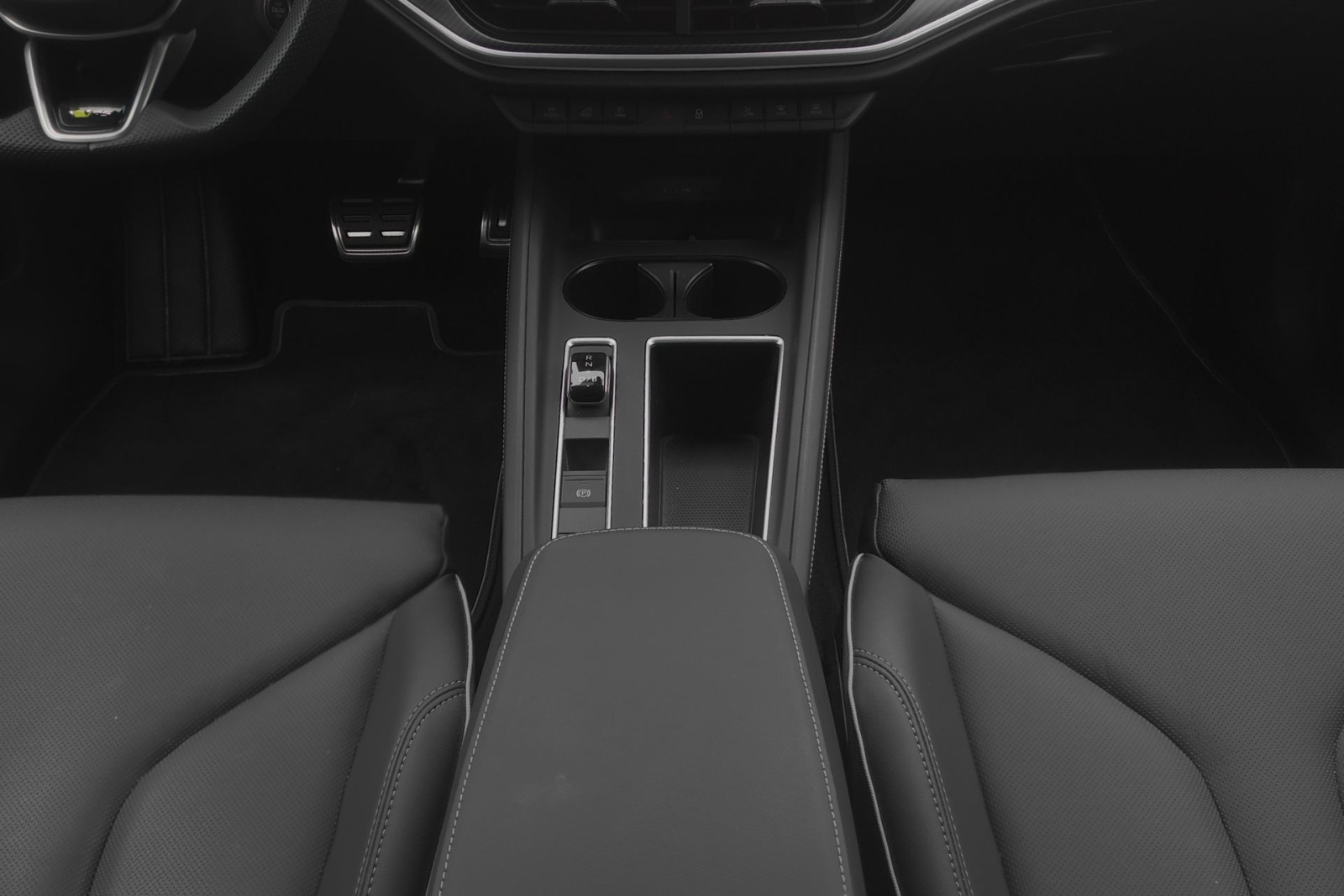 SKODA Enyaq 4x4 RS-image-8