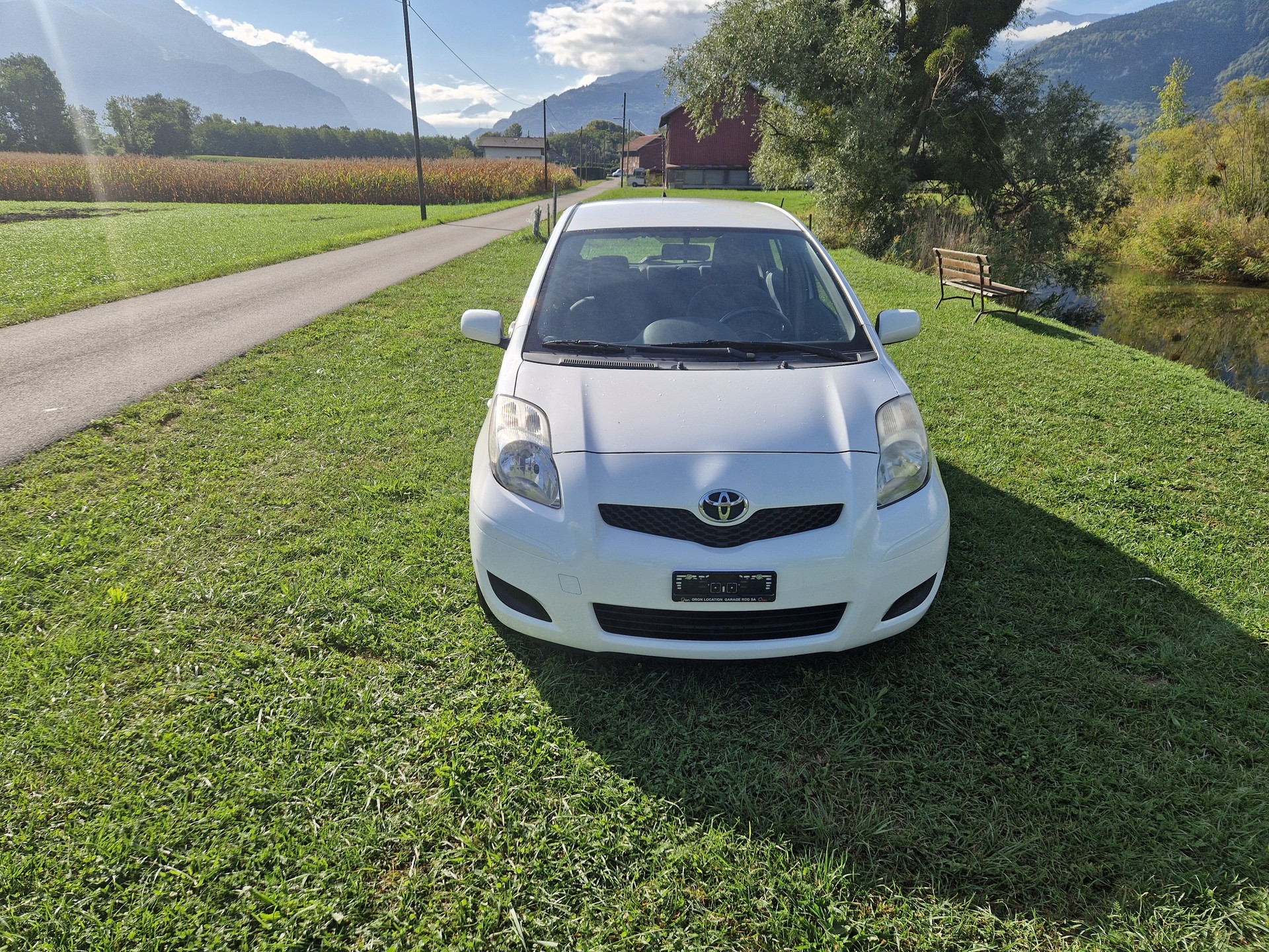 TOYOTA Yaris 1.33 Linea Sol-image-1