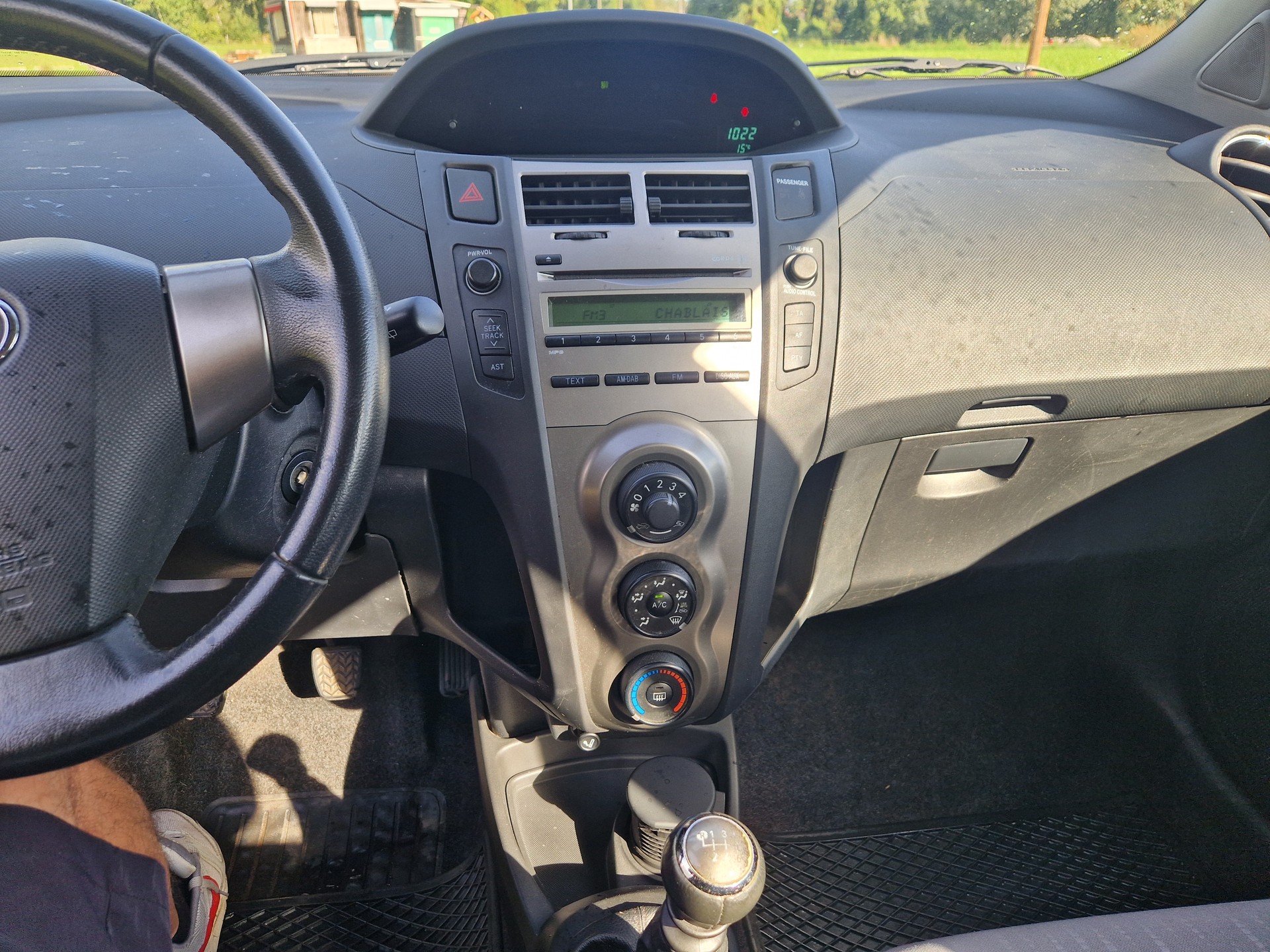 TOYOTA Yaris 1.33 Linea Sol-image-9