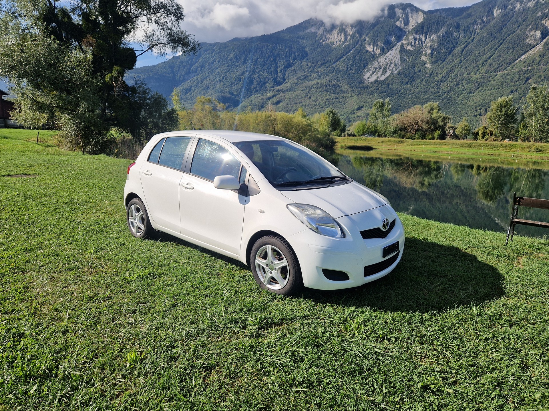 TOYOTA Yaris 1.33 Linea Sol-image-2