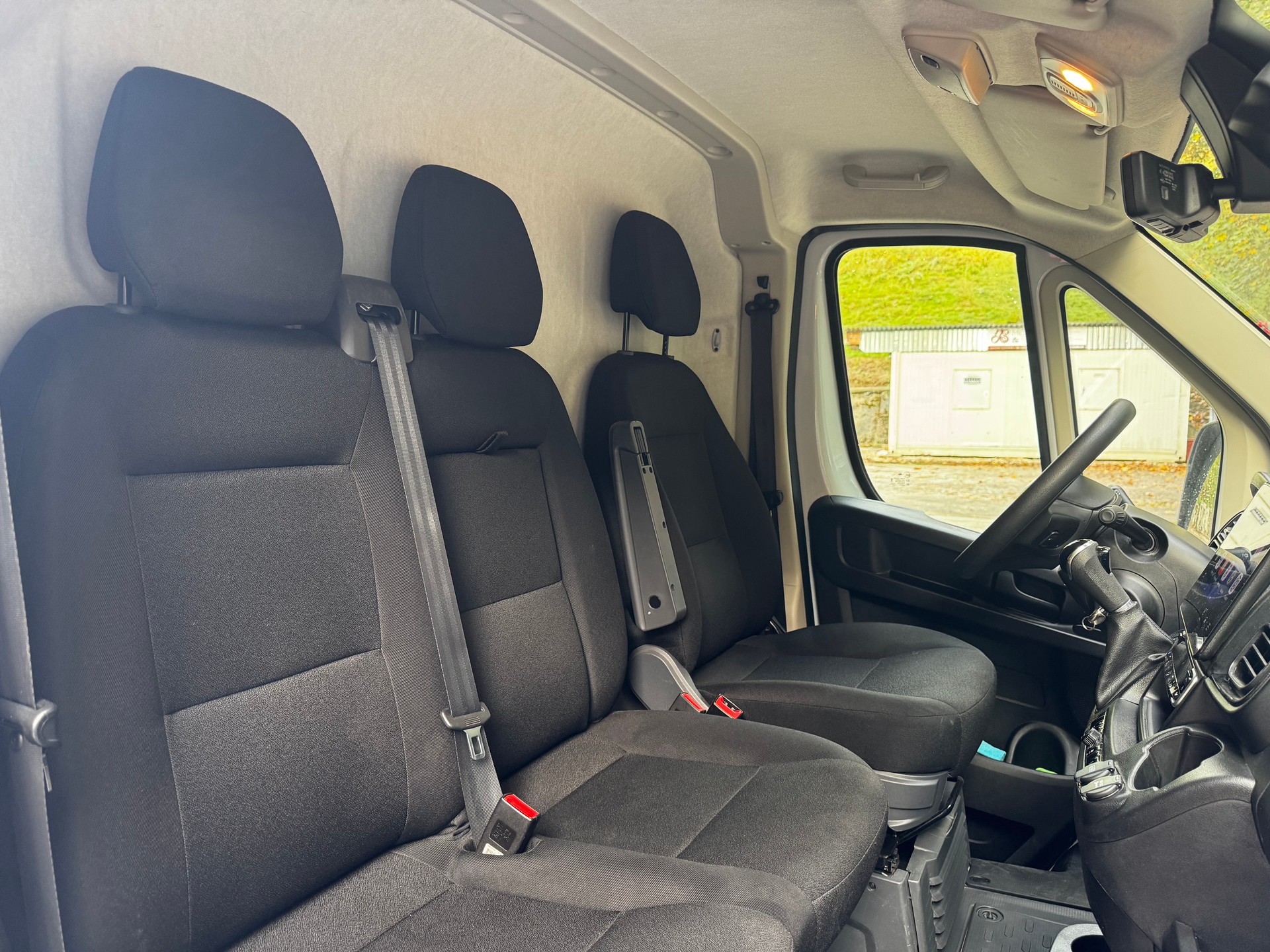 PEUGEOT L3H2 2.2 BlueHDi 140 Automatique-image-11