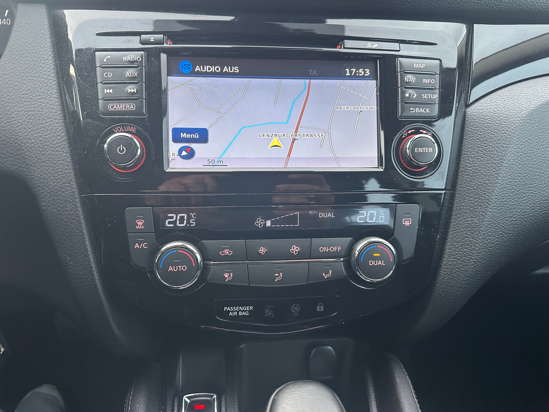 NISSAN Qashqai 1.6 dCi N-Connecta-image-17