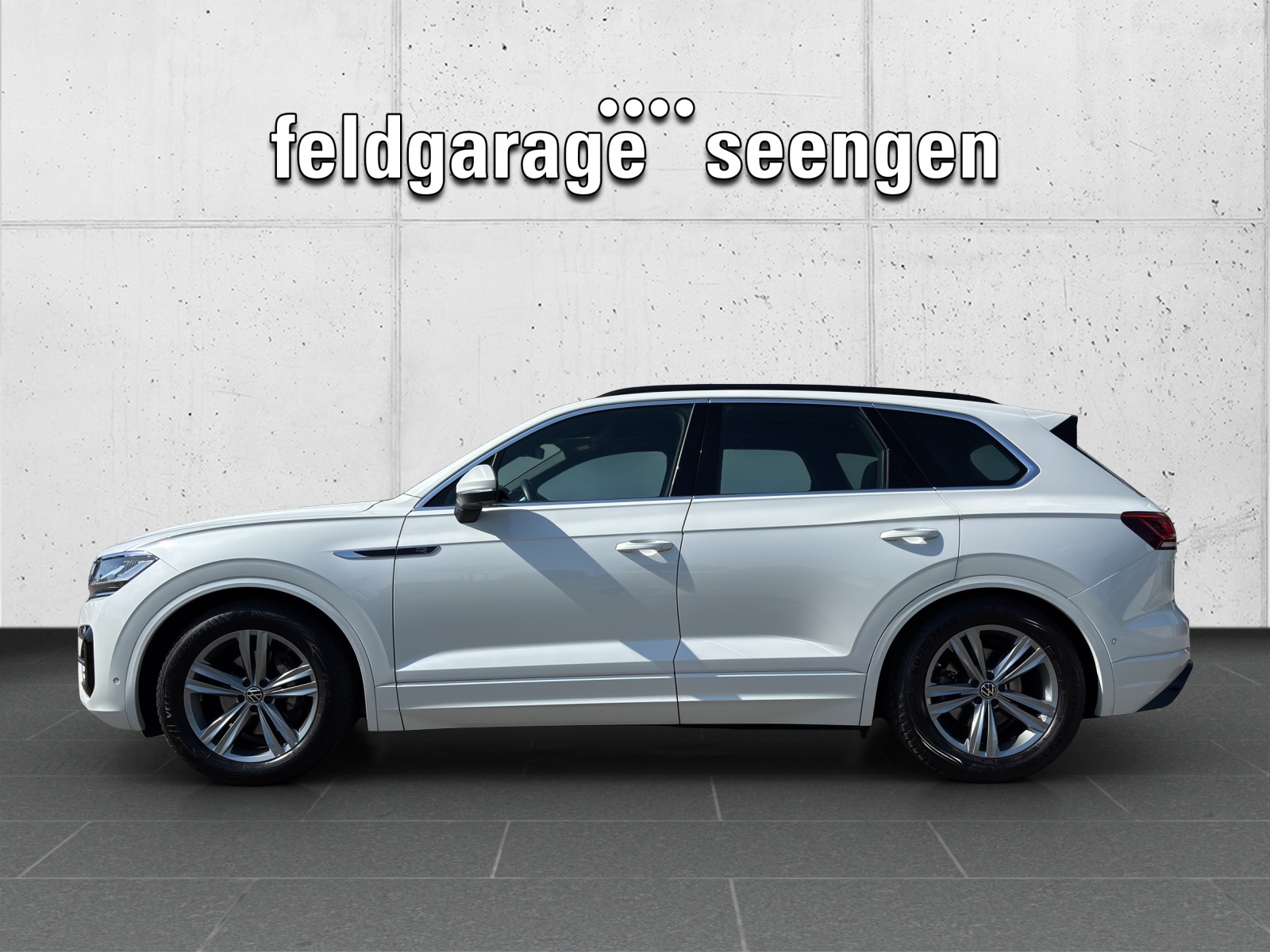 VW Touareg 3.0 TDI R Line Tiptronic mit fortl. Werksgarantie, AHK, Panorama-Ausstell-/Schiebedach, Standheizung-image-1