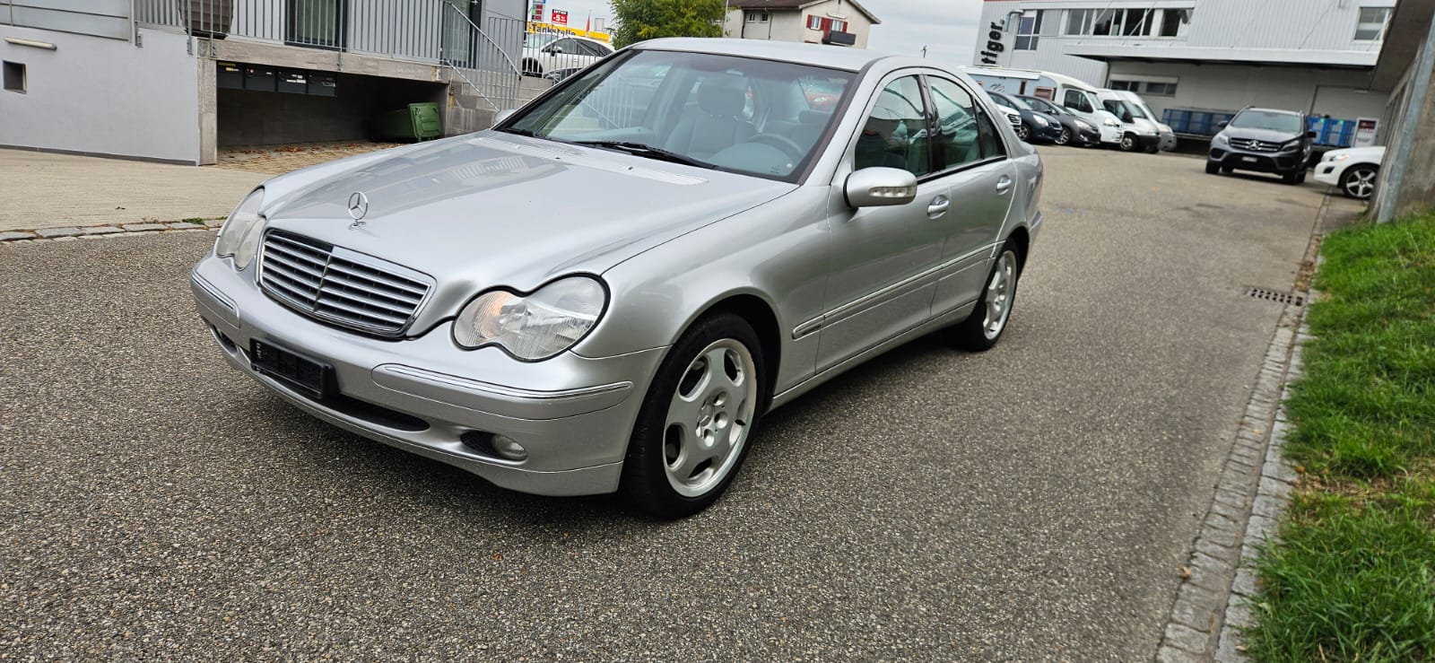 Car photo