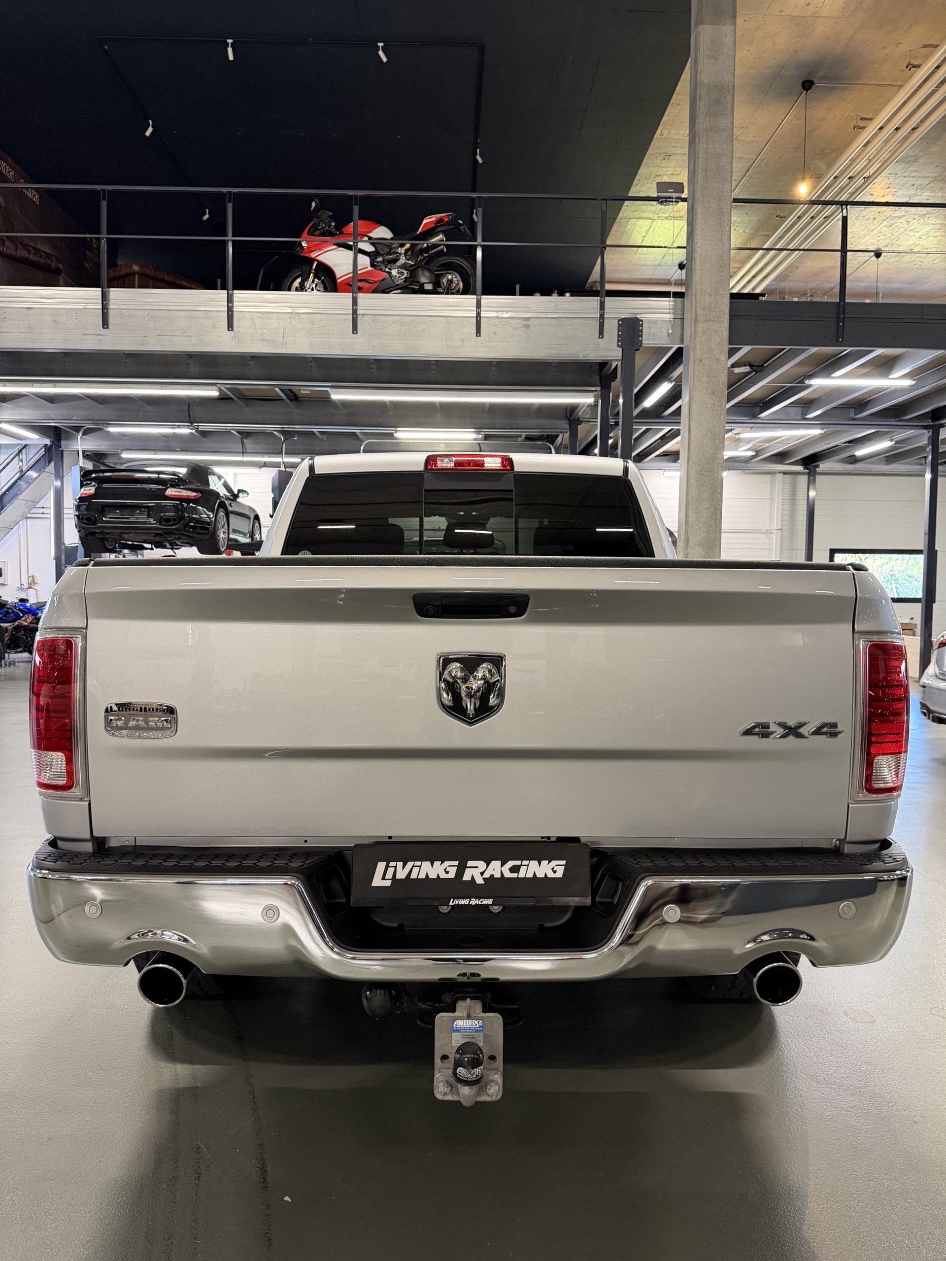 DODGE Ram CrewCab 1500 5.7HEMI *Longhorn*-image-3